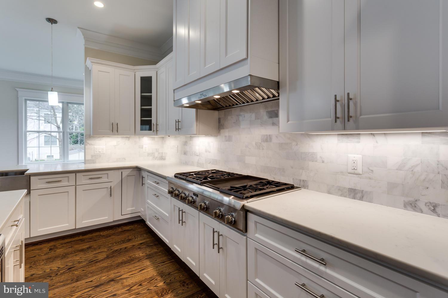 LANGLEY MANOR - Residential
