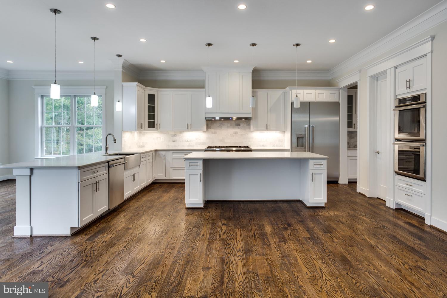 LANGLEY MANOR - Residential