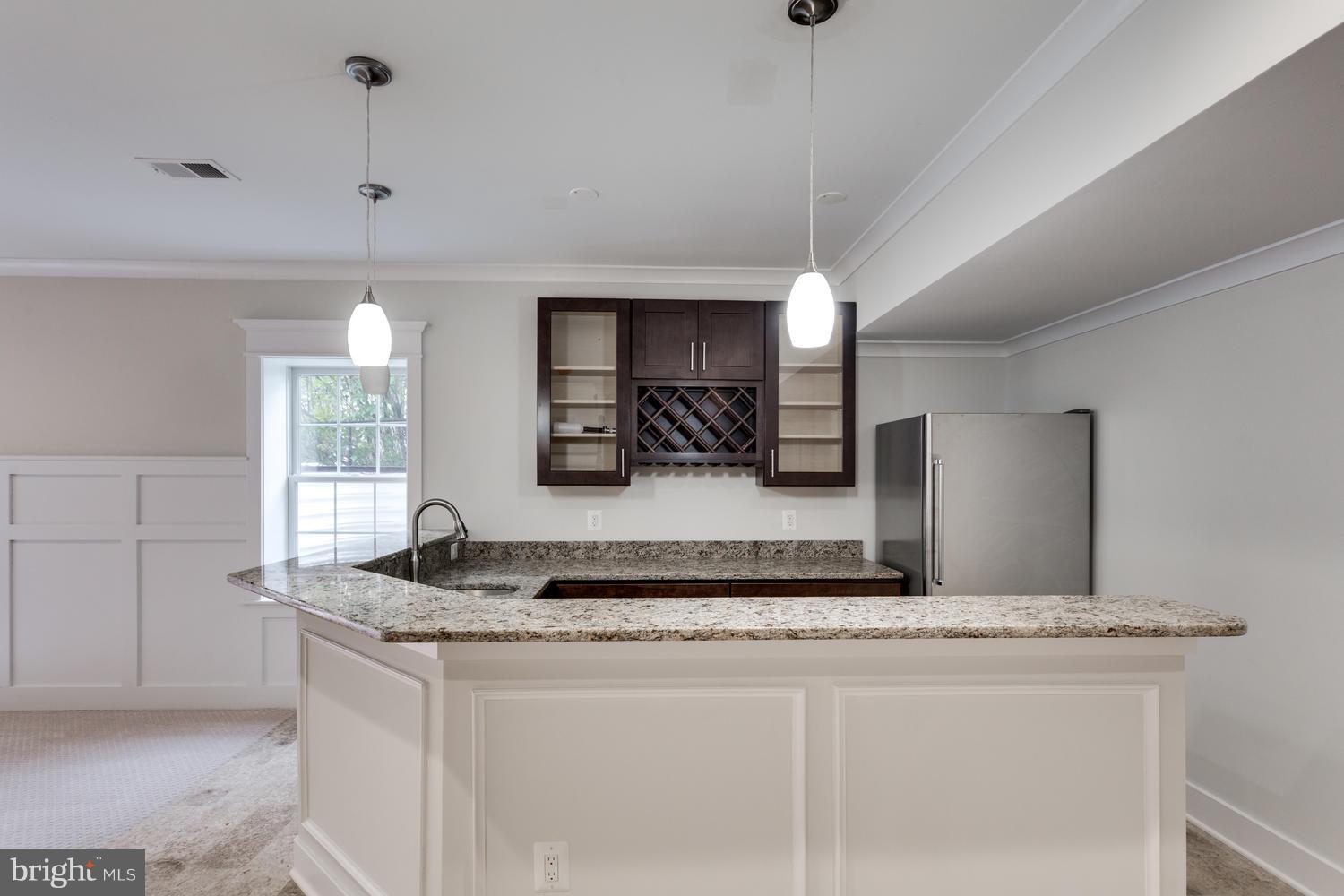LANGLEY MANOR - Residential