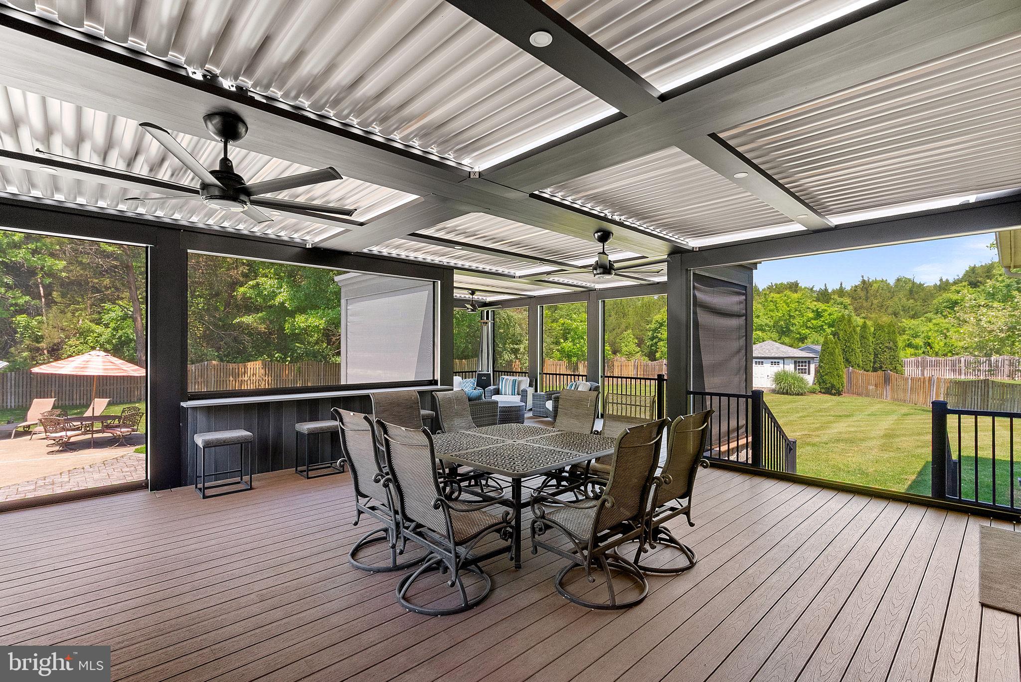 VANTAGE POINTE - Residential