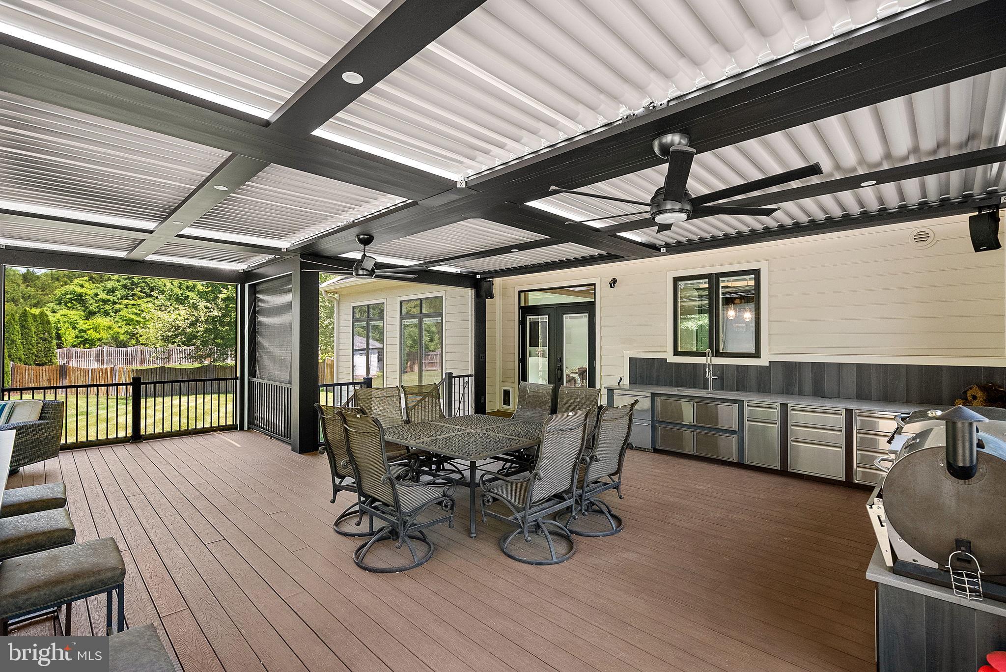 VANTAGE POINTE - Residential