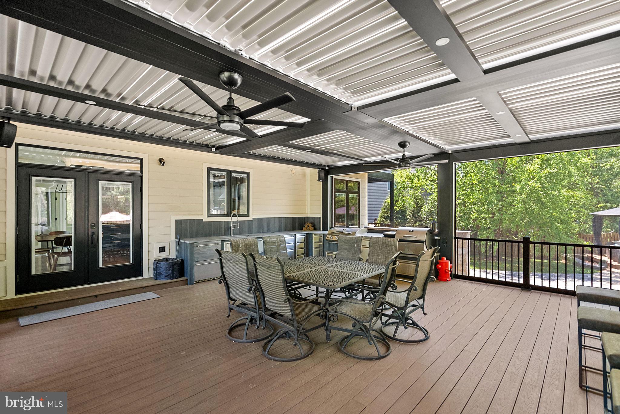 VANTAGE POINTE - Residential