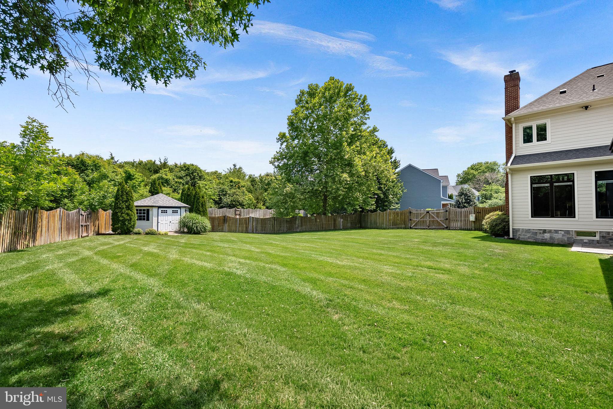 VANTAGE POINTE - Residential