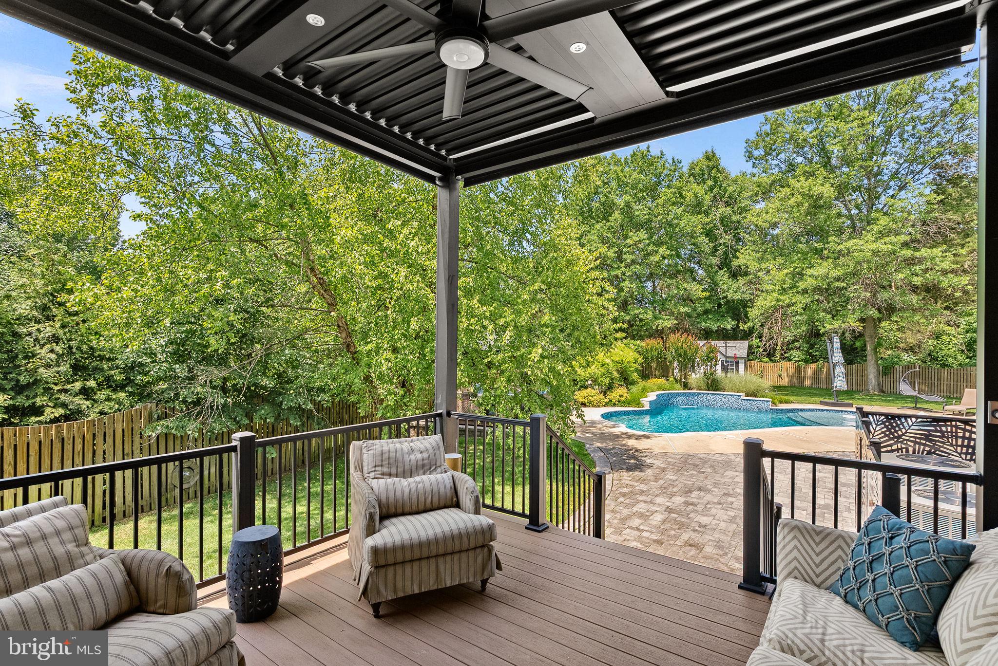 VANTAGE POINTE - Residential