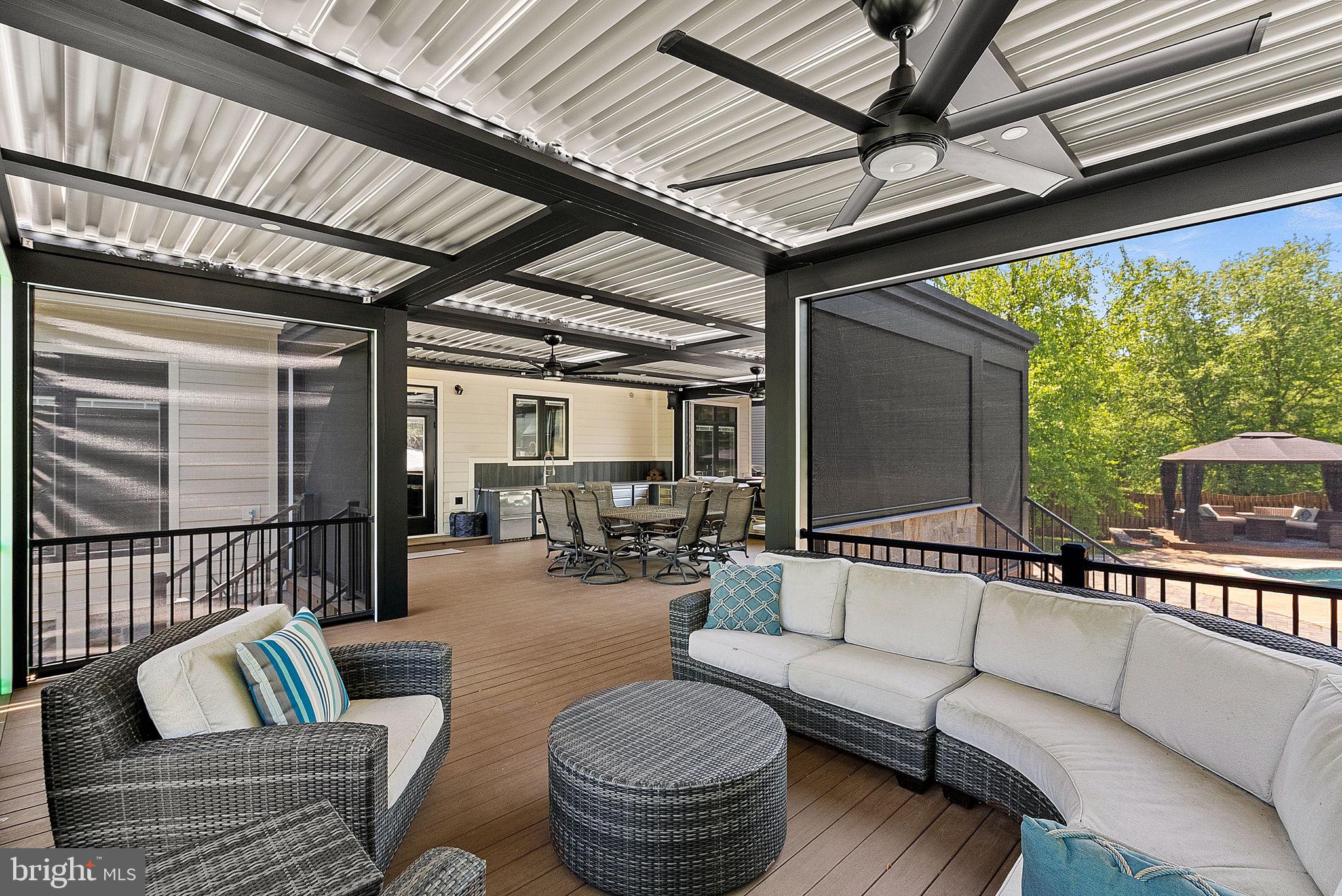 VANTAGE POINTE - Residential