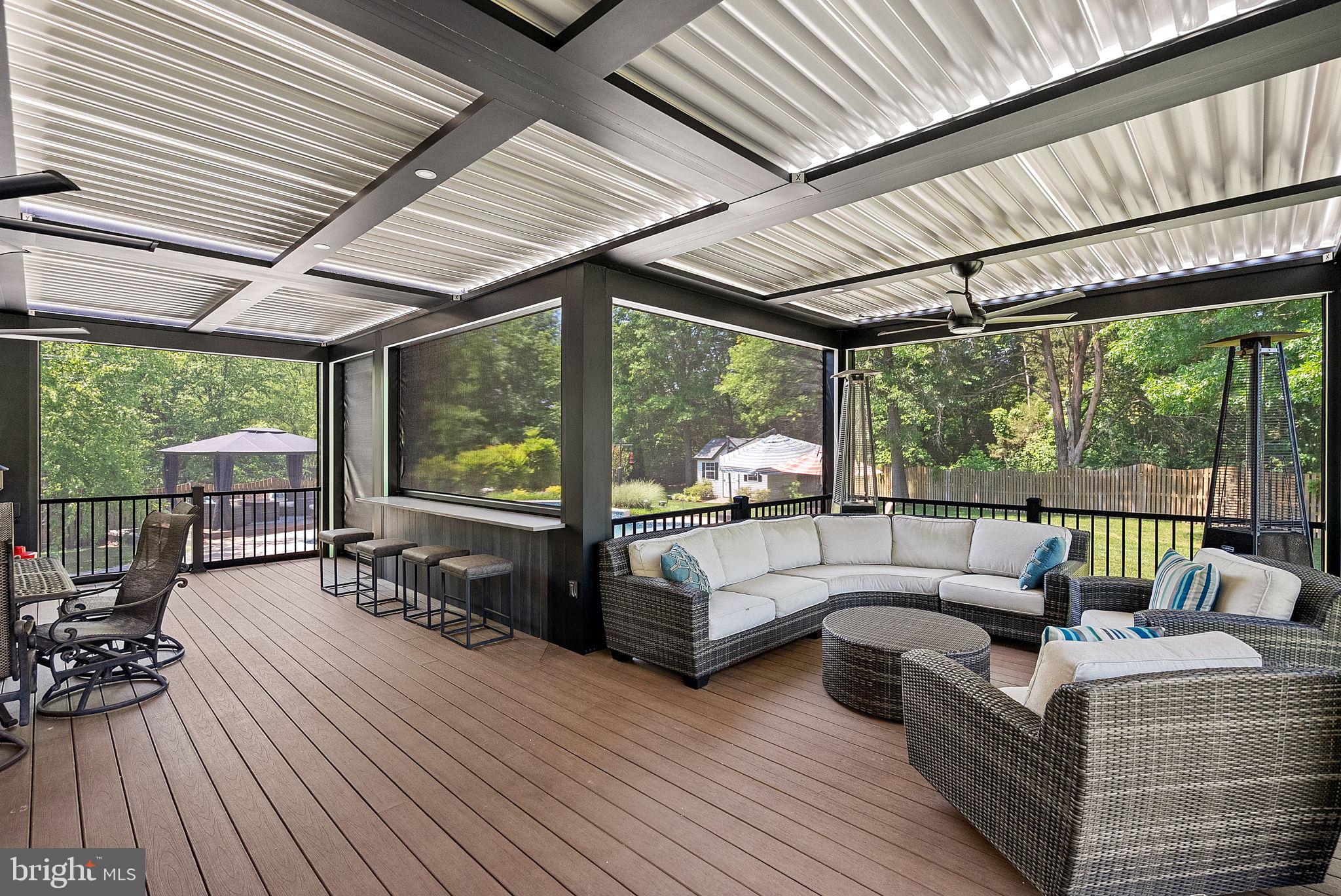 VANTAGE POINTE - Residential