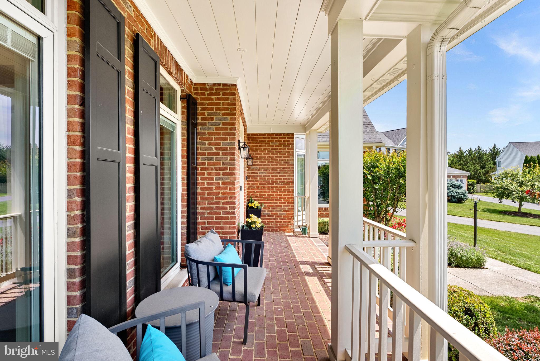 VANTAGE POINTE - Residential