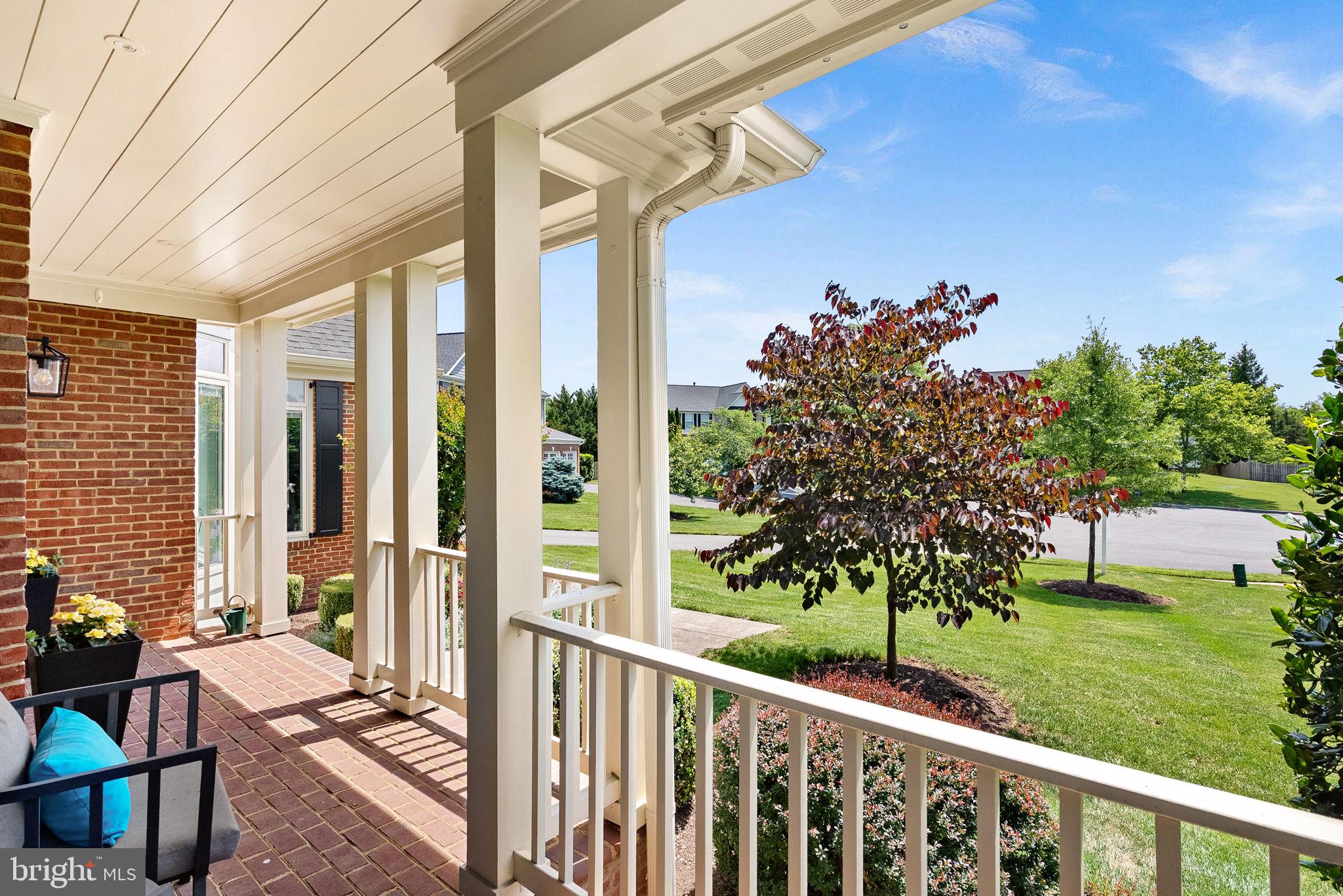 VANTAGE POINTE - Residential