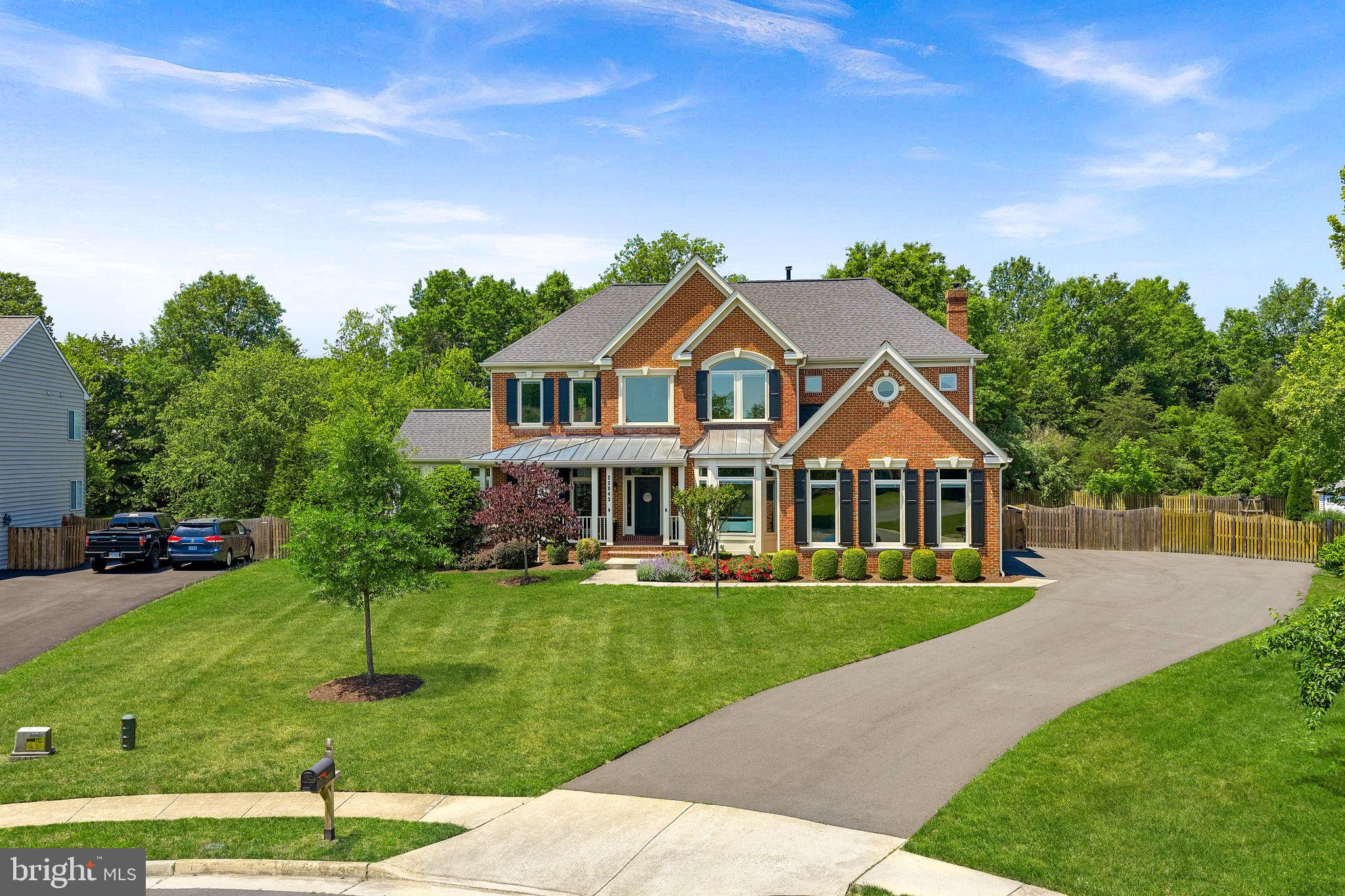 VANTAGE POINTE - Residential
