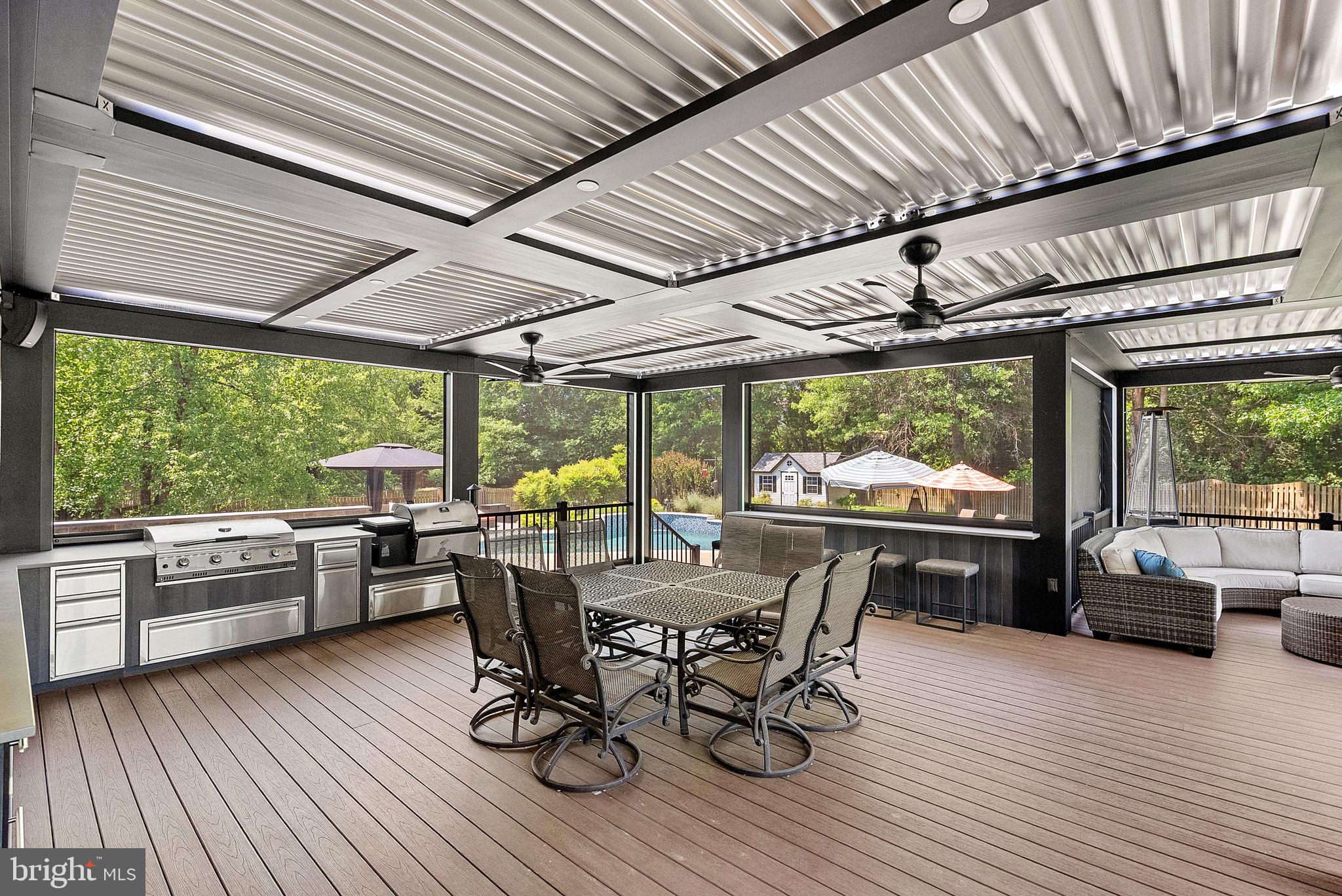 VANTAGE POINTE - Residential