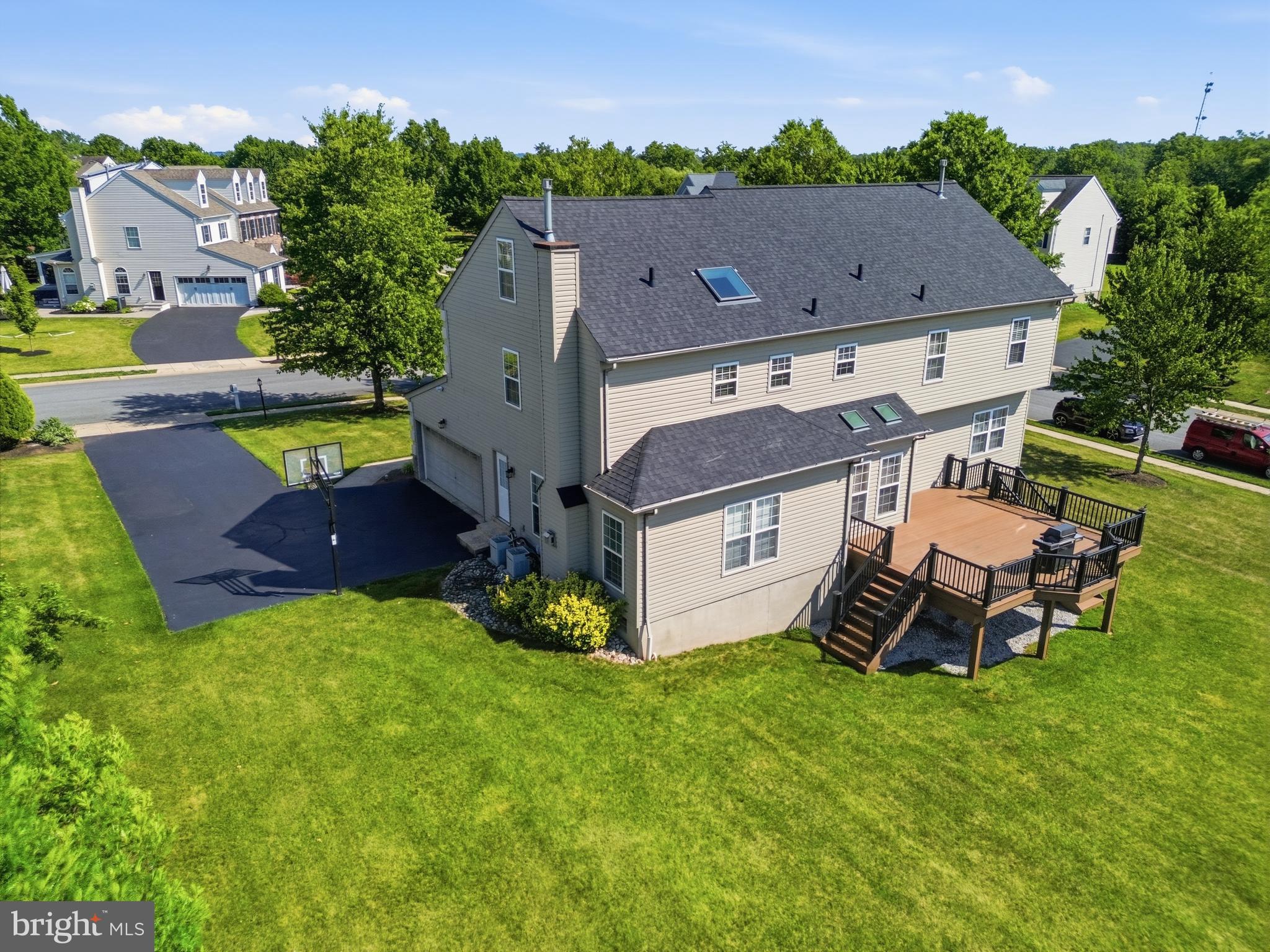 LOCHWOOD ESTATES - Residential