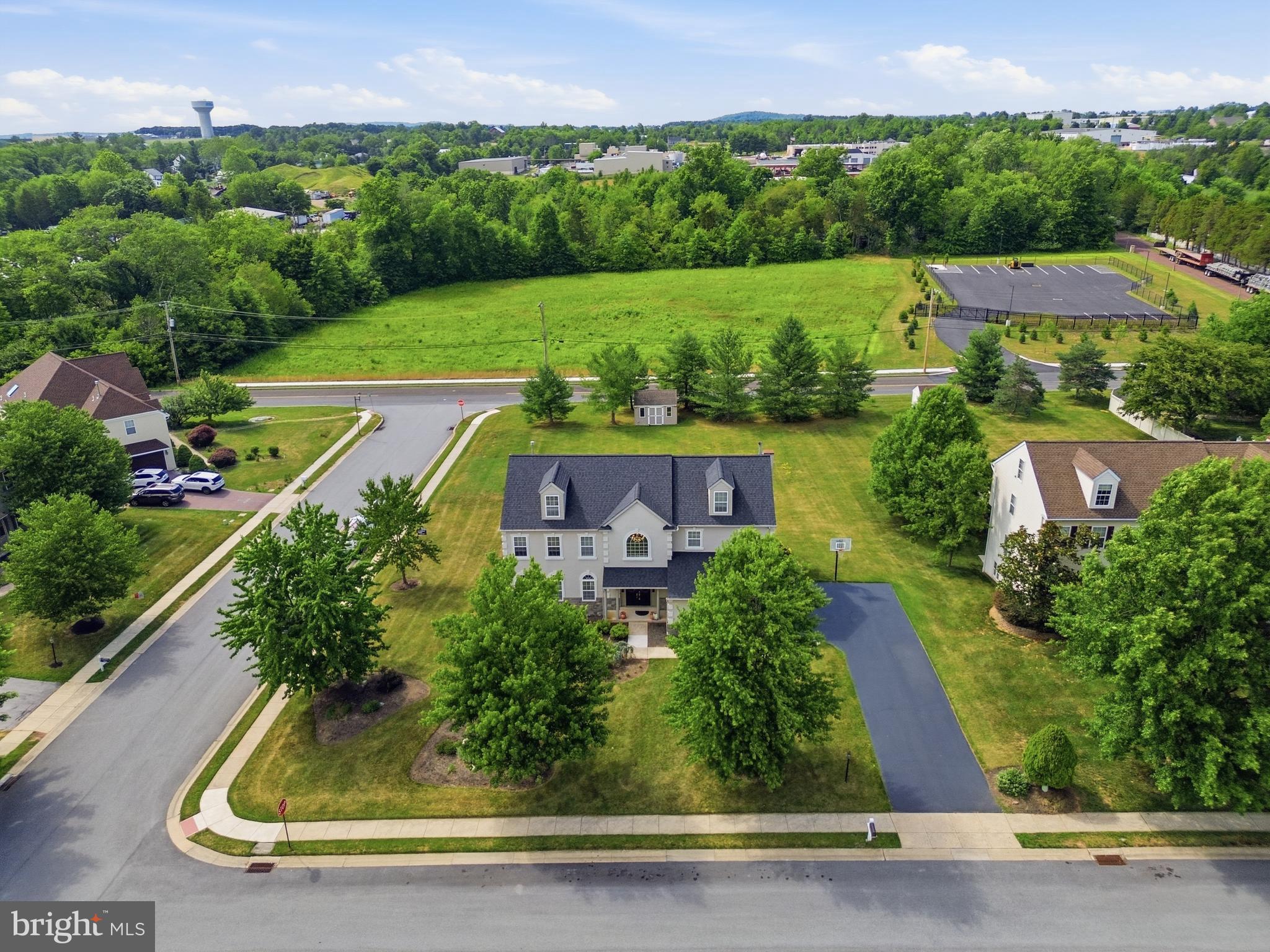 LOCHWOOD ESTATES - Residential