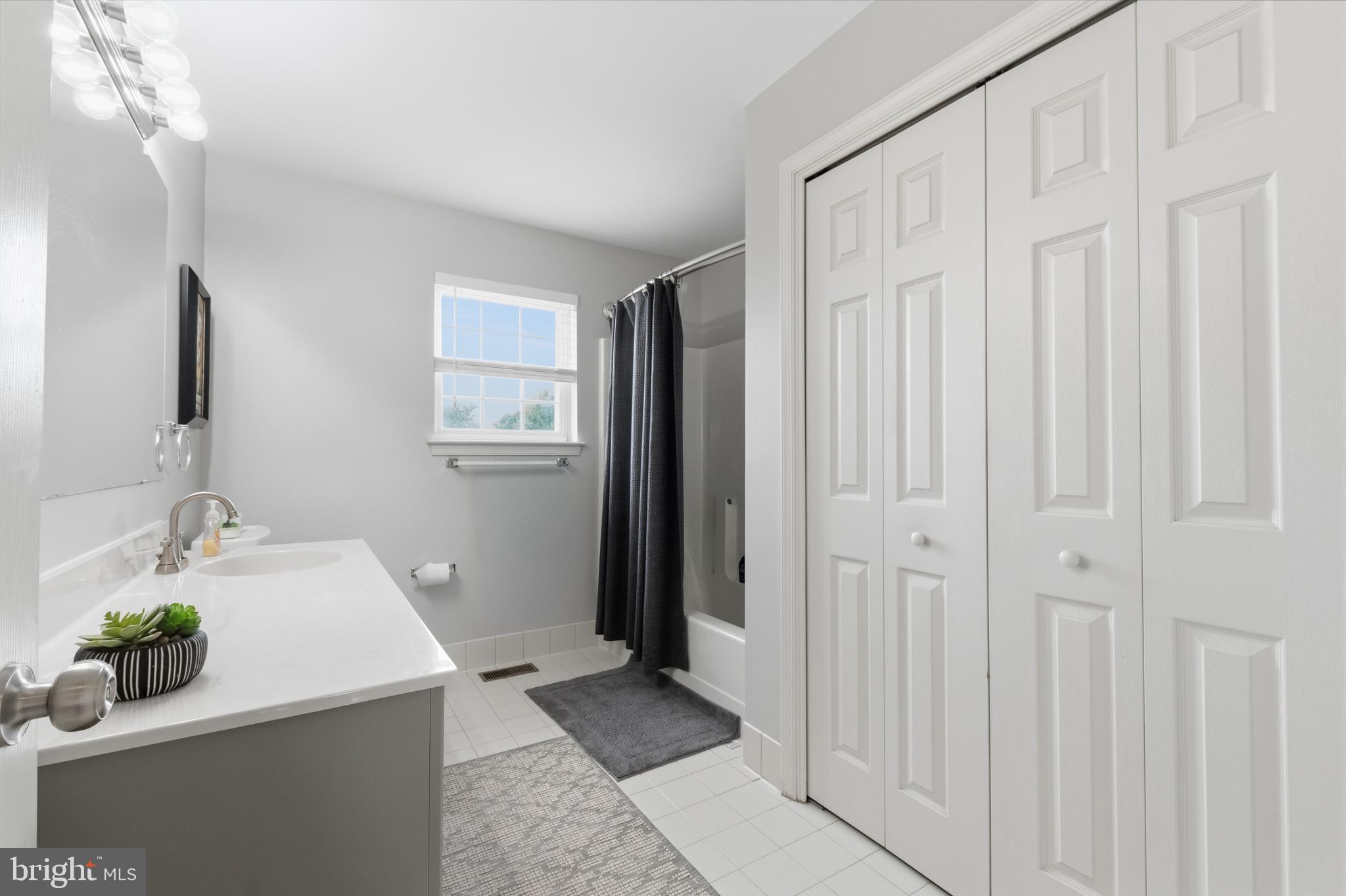 LOCHWOOD ESTATES - Residential