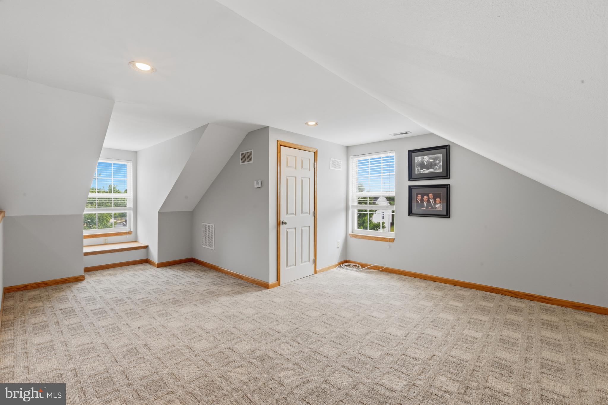 LOCHWOOD ESTATES - Residential