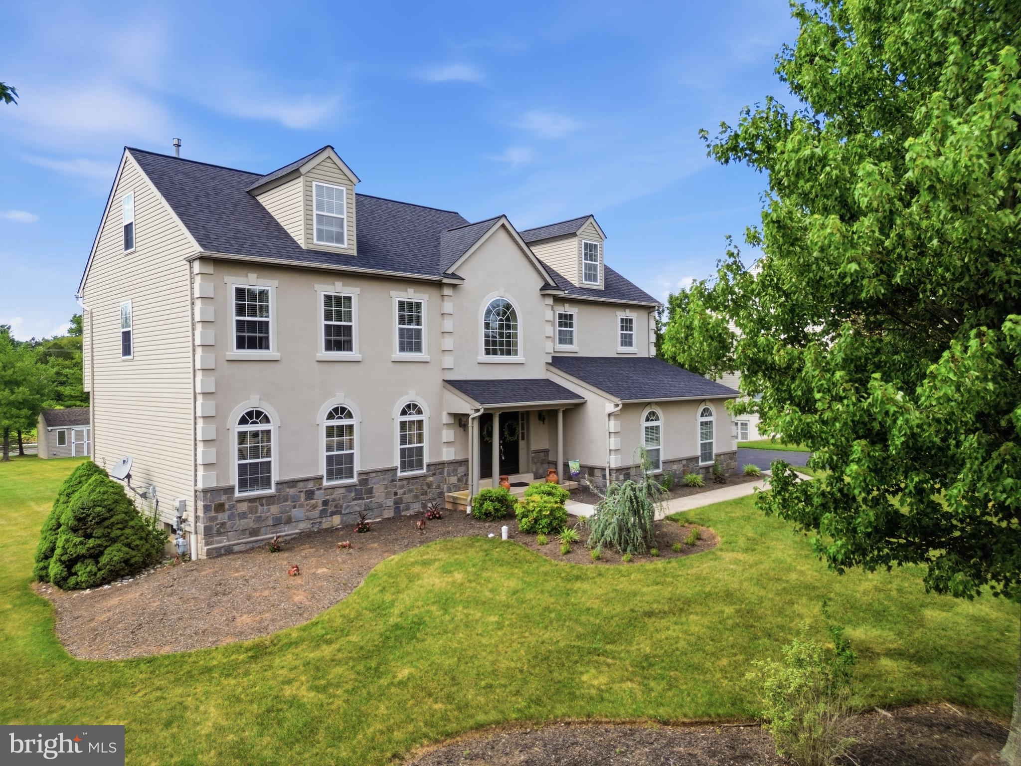 LOCHWOOD ESTATES - Residential