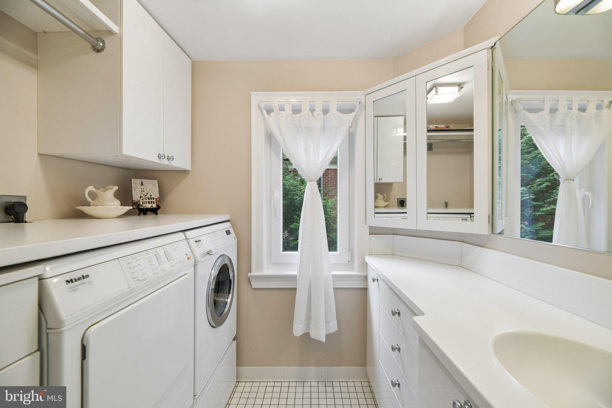 AMERICAN UNIVERSITY PARK - Residential