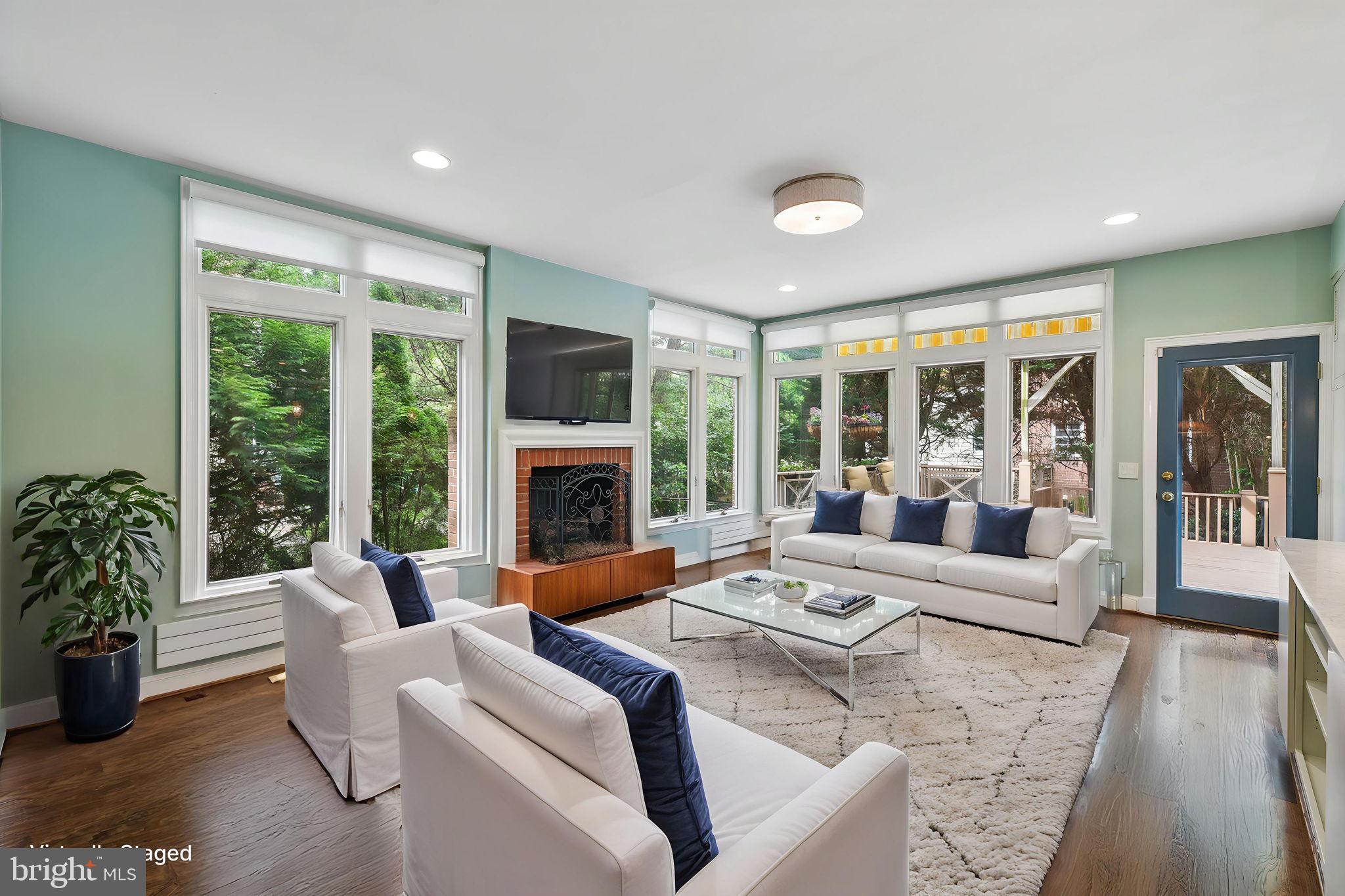 AMERICAN UNIVERSITY PARK - Residential