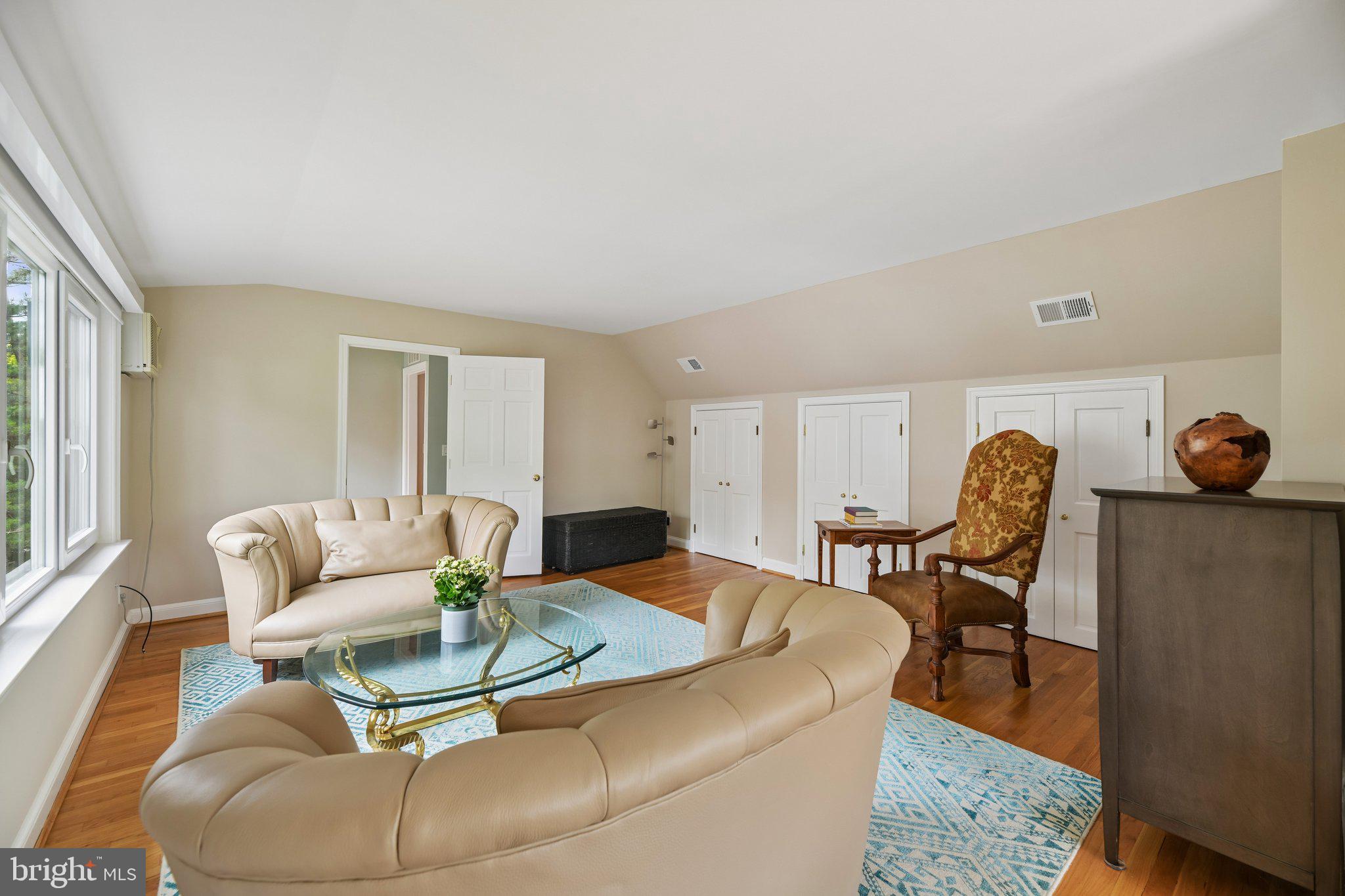 AMERICAN UNIVERSITY PARK - Residential