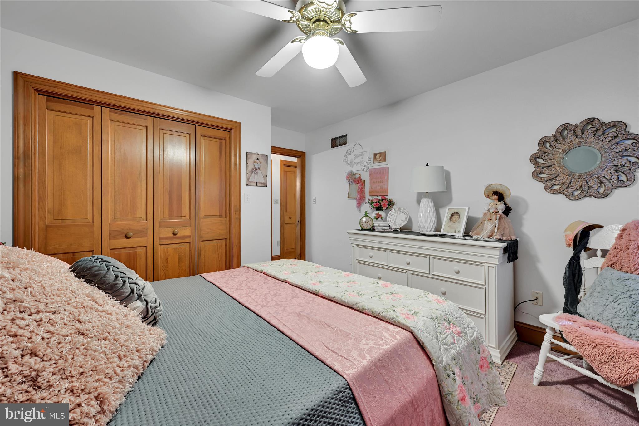 LITTLE BRITAIN - Residential