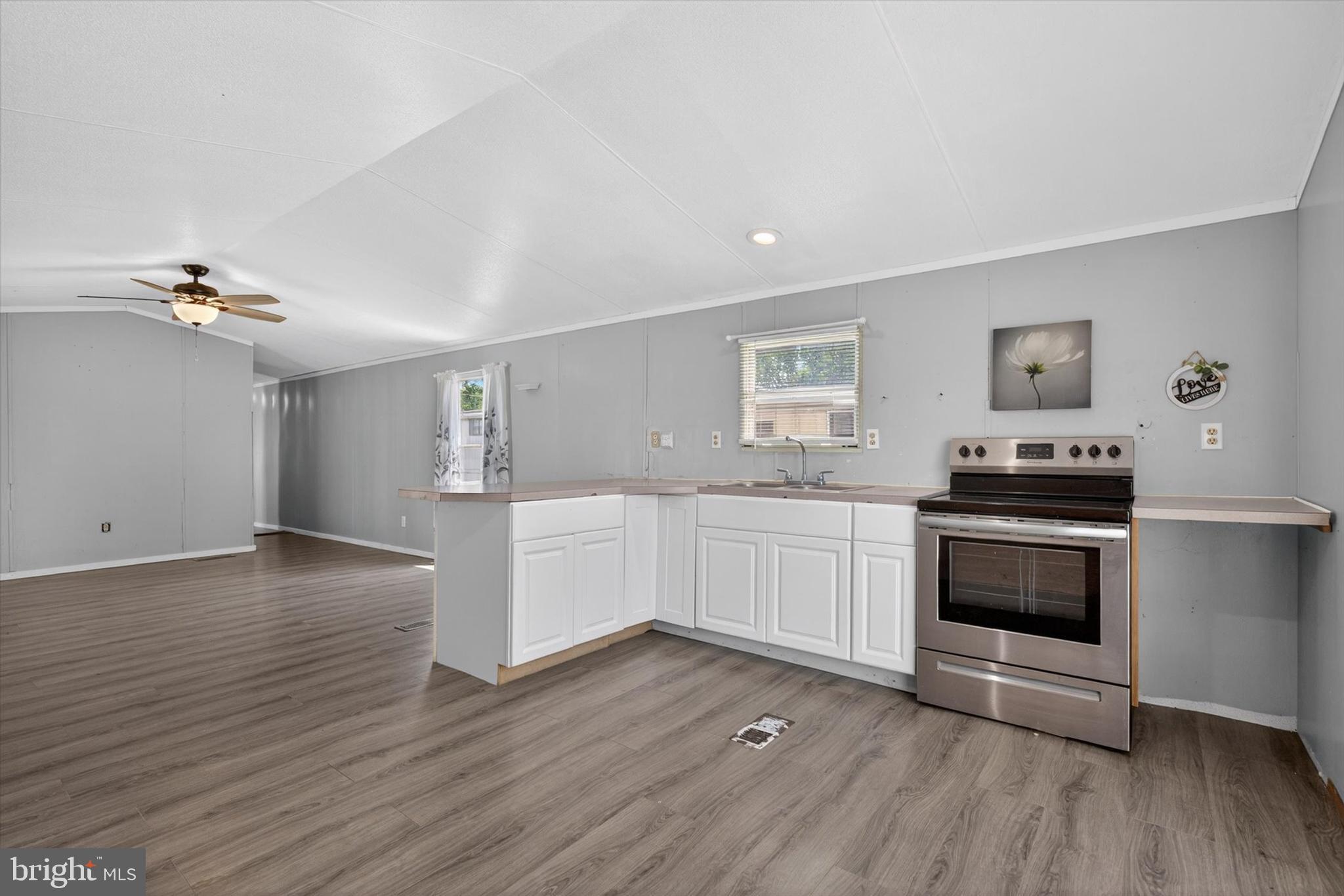 HARBORTON PLACE - Residential