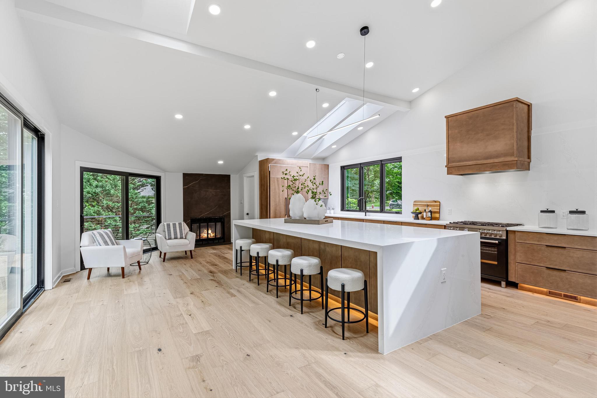 RESTON - Residential