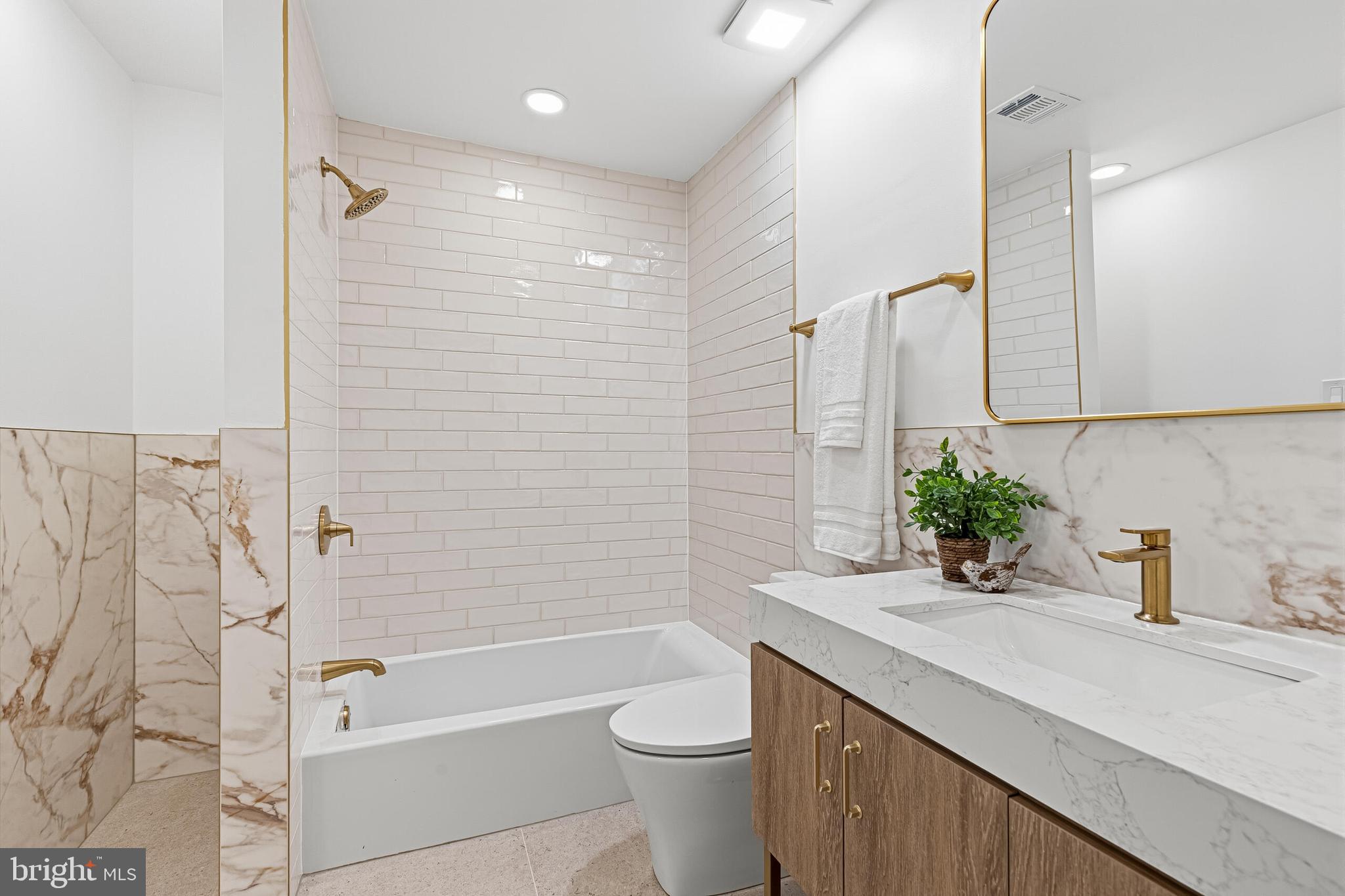 RESTON - Residential