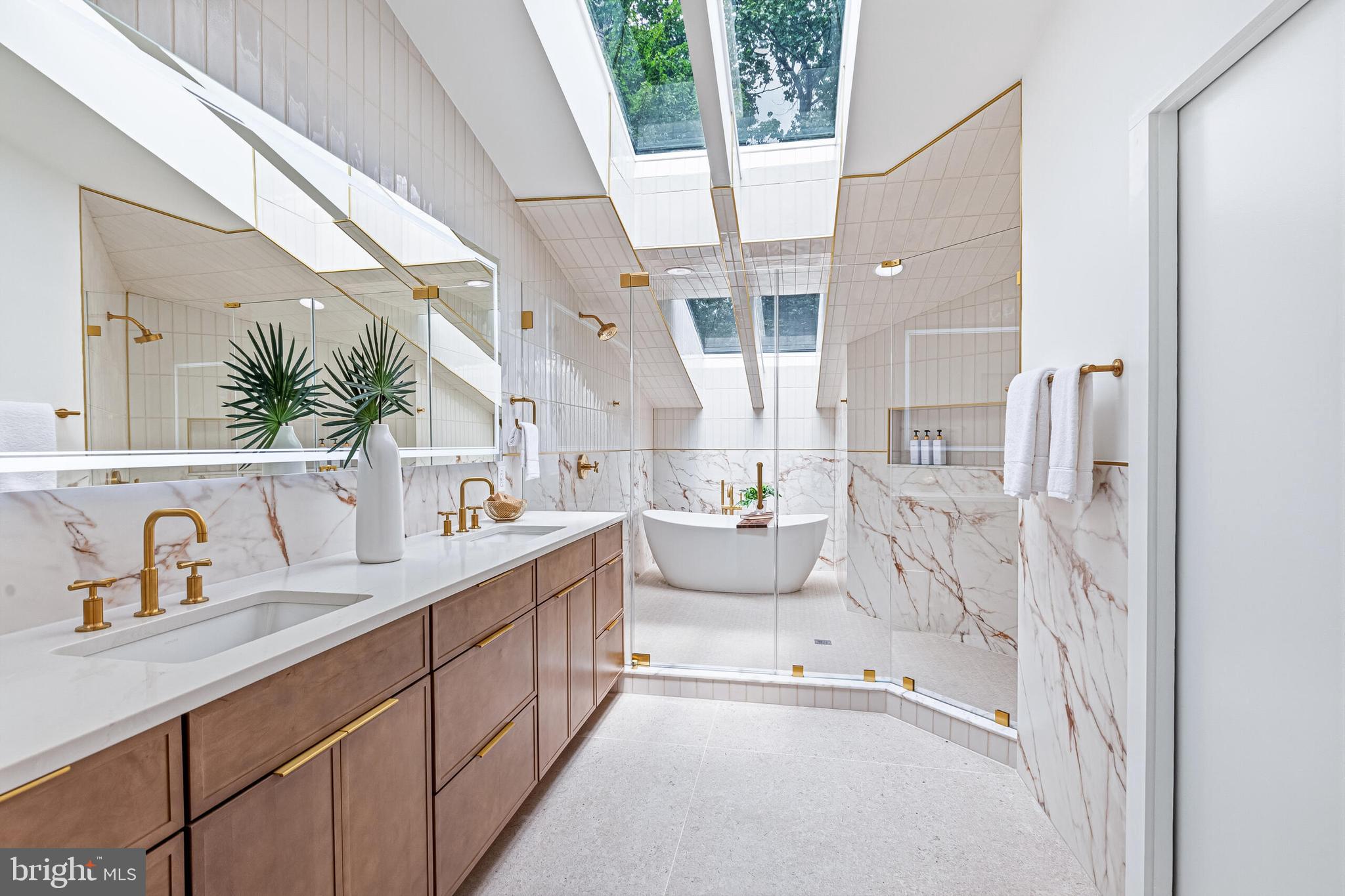 RESTON - Residential