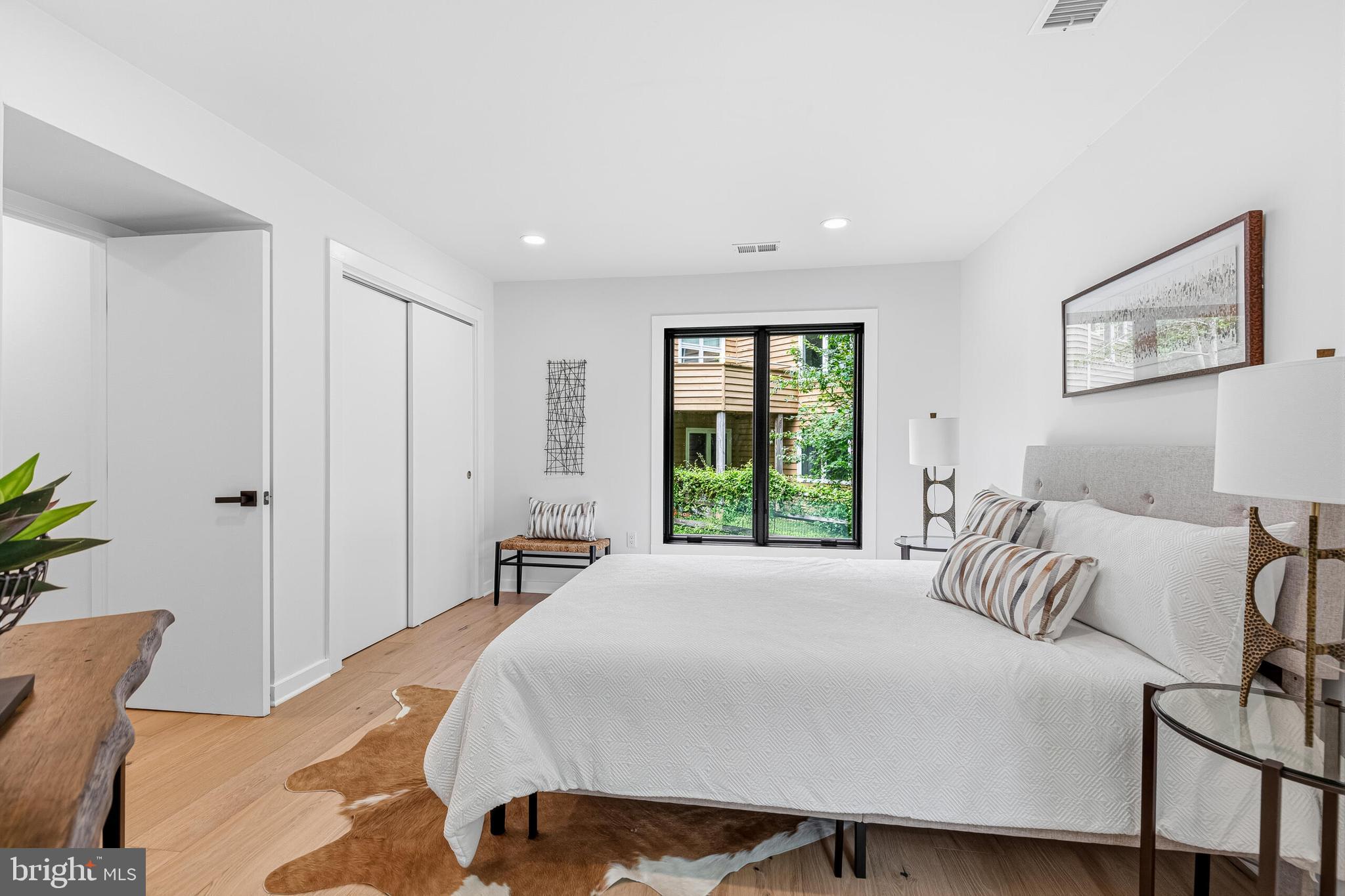 RESTON - Residential