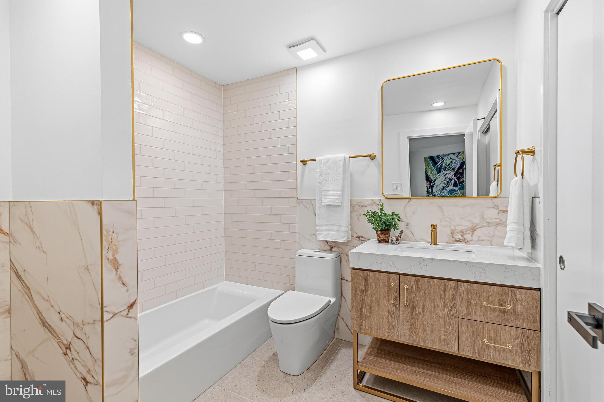 RESTON - Residential