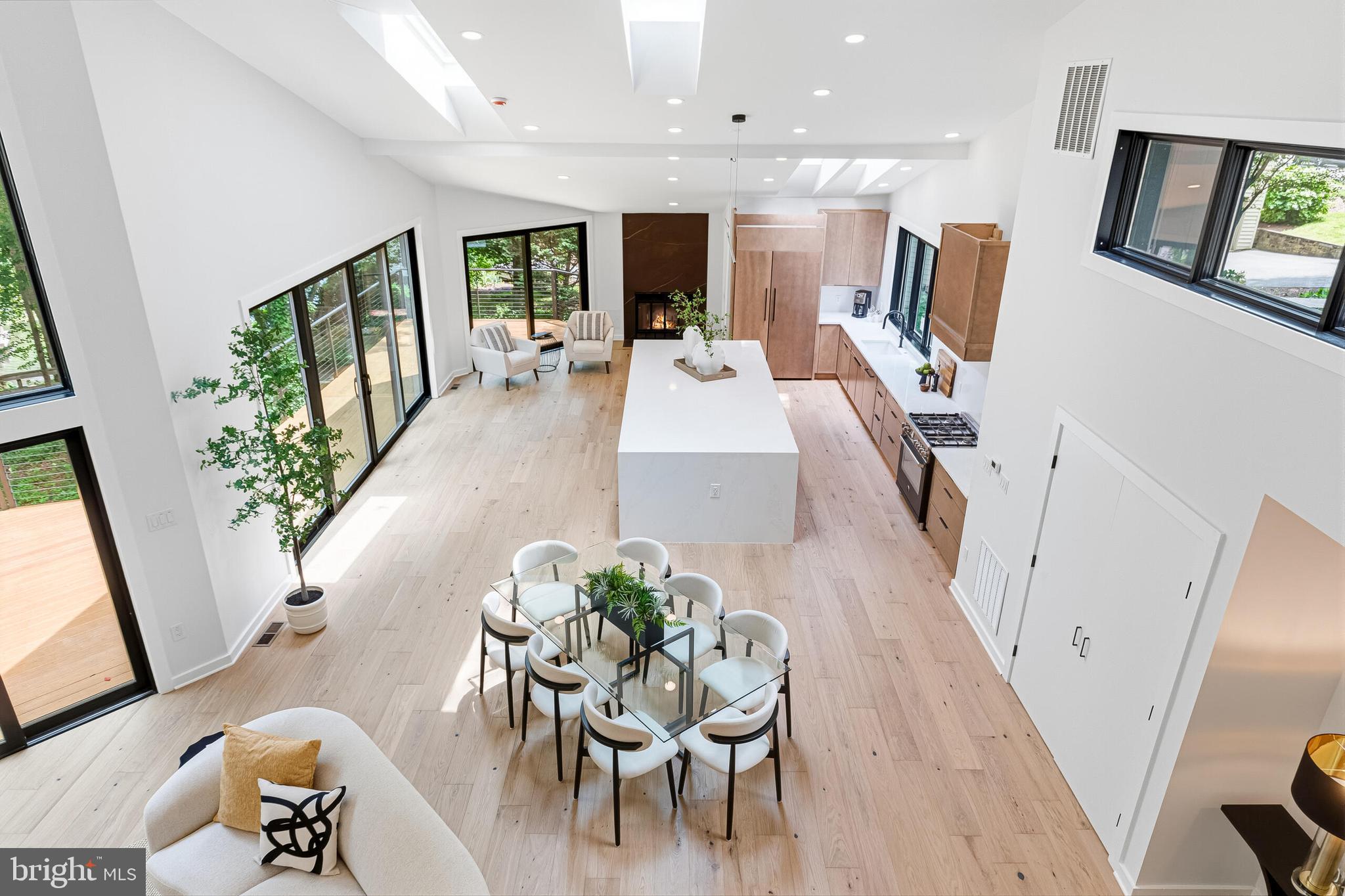 RESTON - Residential