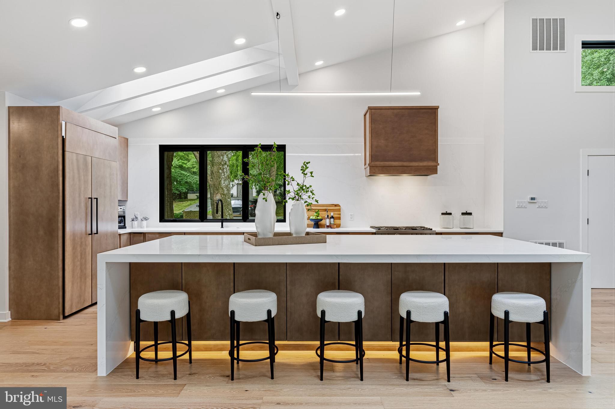 RESTON - Residential