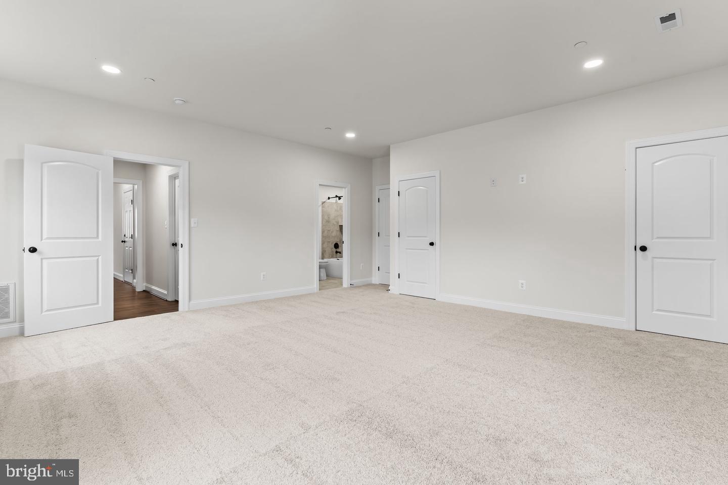 MEADOWS AT TOWN RUN II - Residential