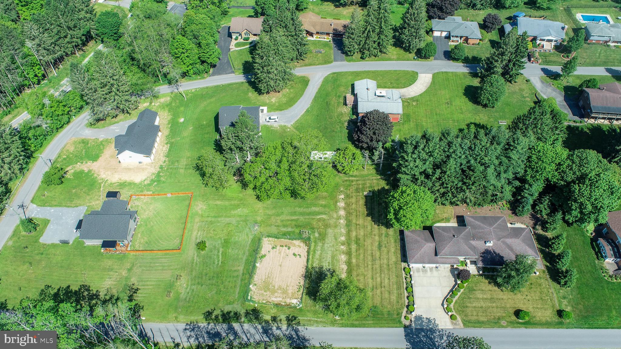 COUNTRY CLUB ACRES - Residential