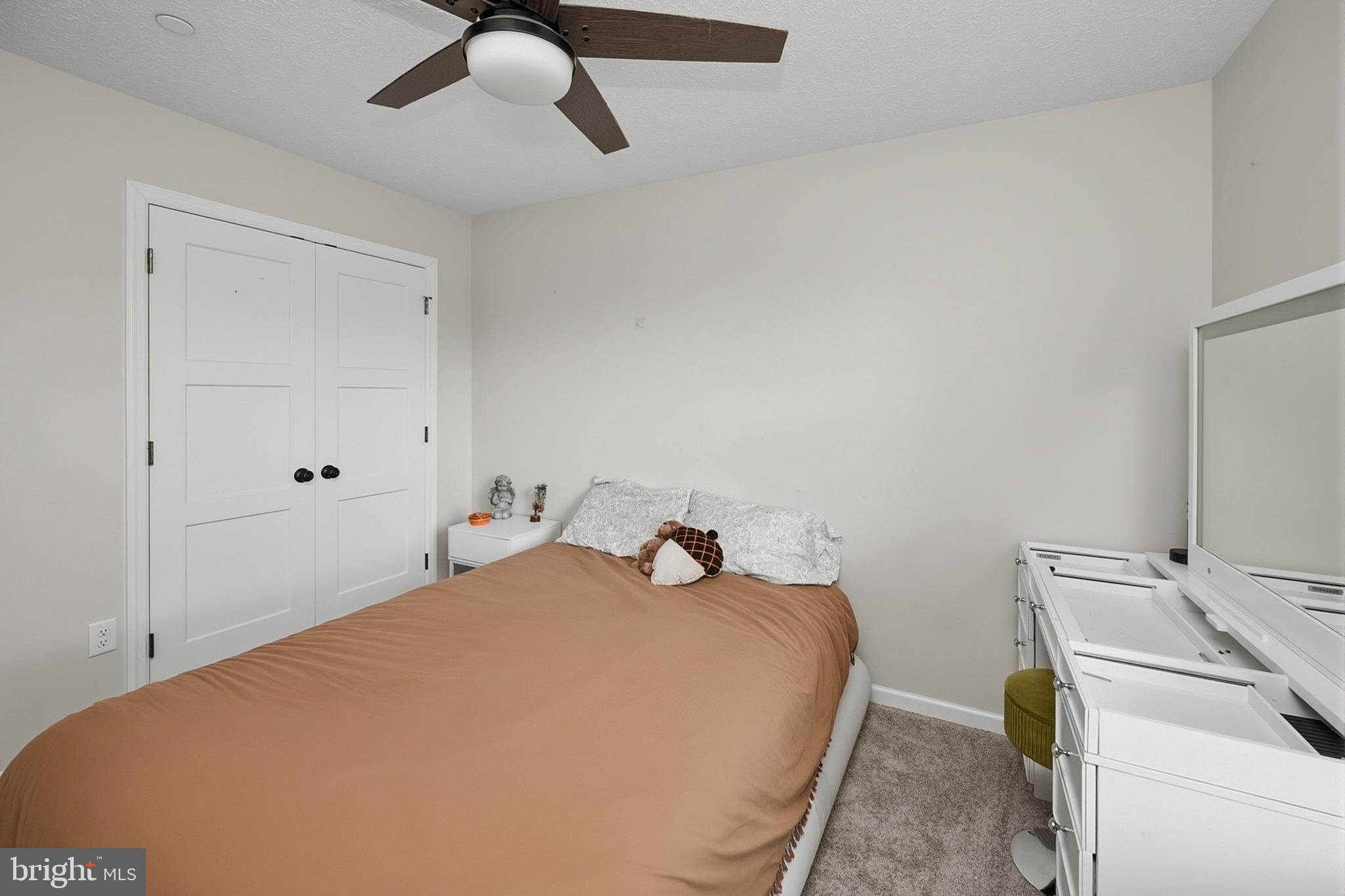 COUNTRY CLUB ACRES - Residential