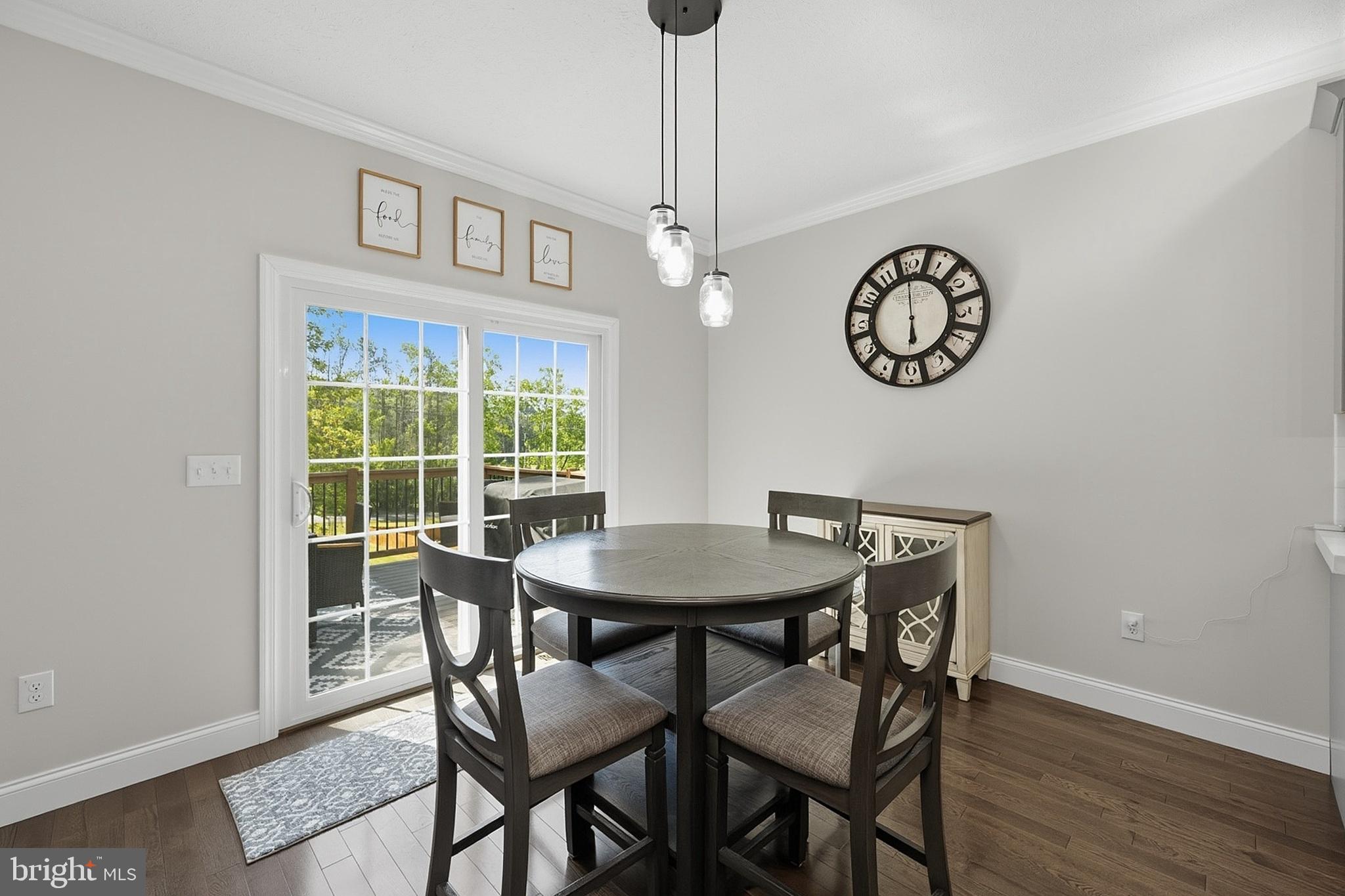 COUNTRY CLUB ACRES - Residential