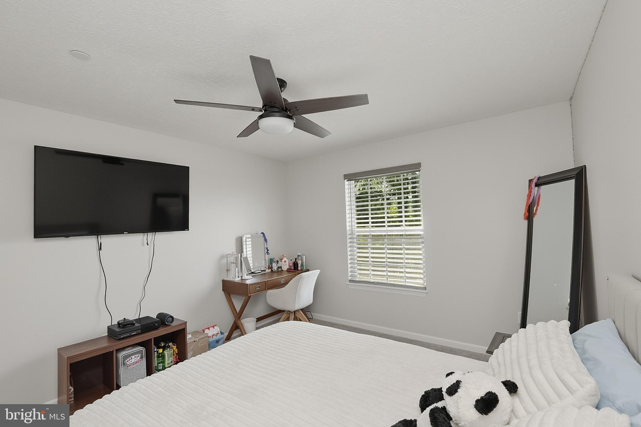 COUNTRY CLUB ACRES - Residential