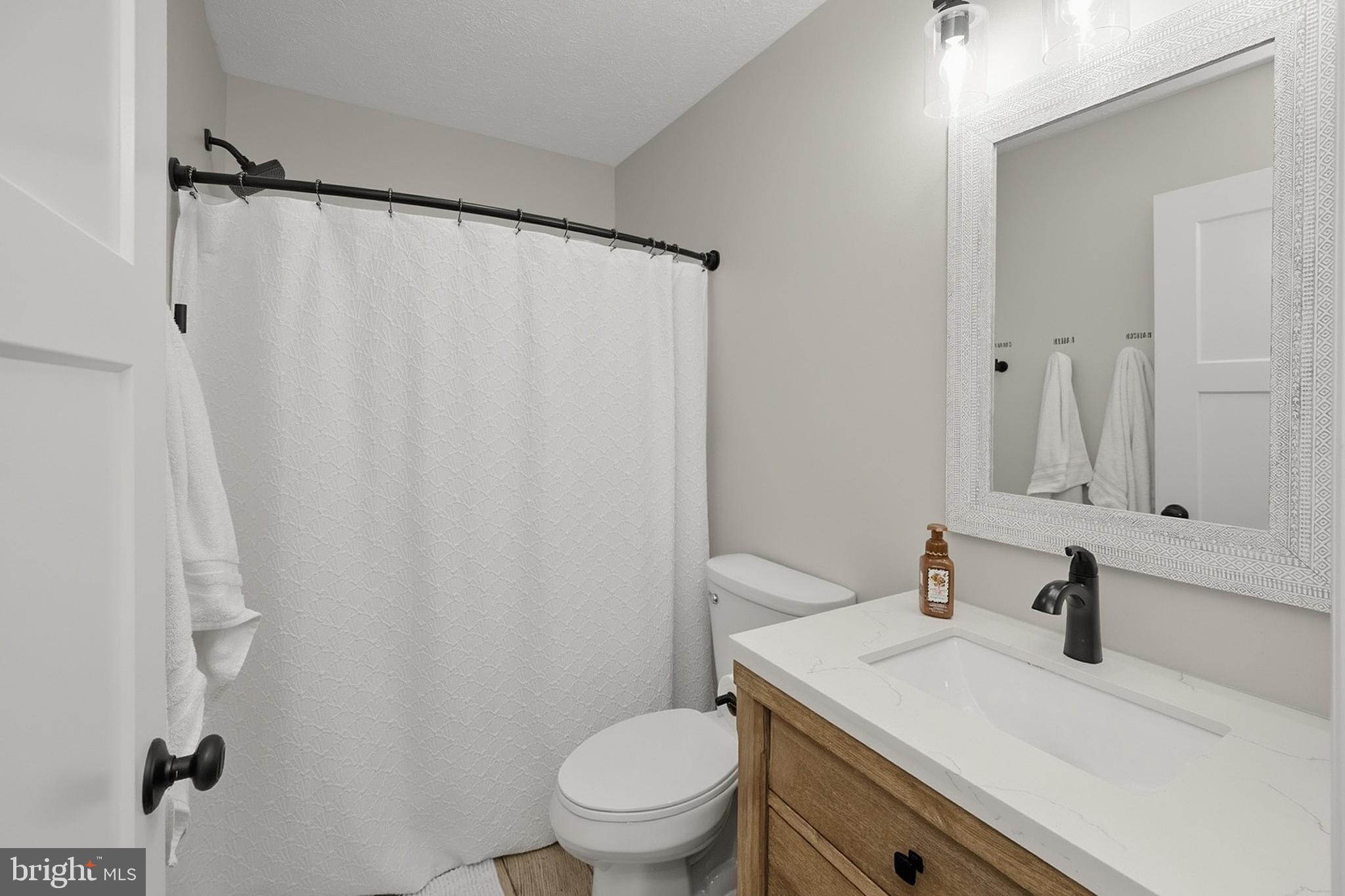 COUNTRY CLUB ACRES - Residential