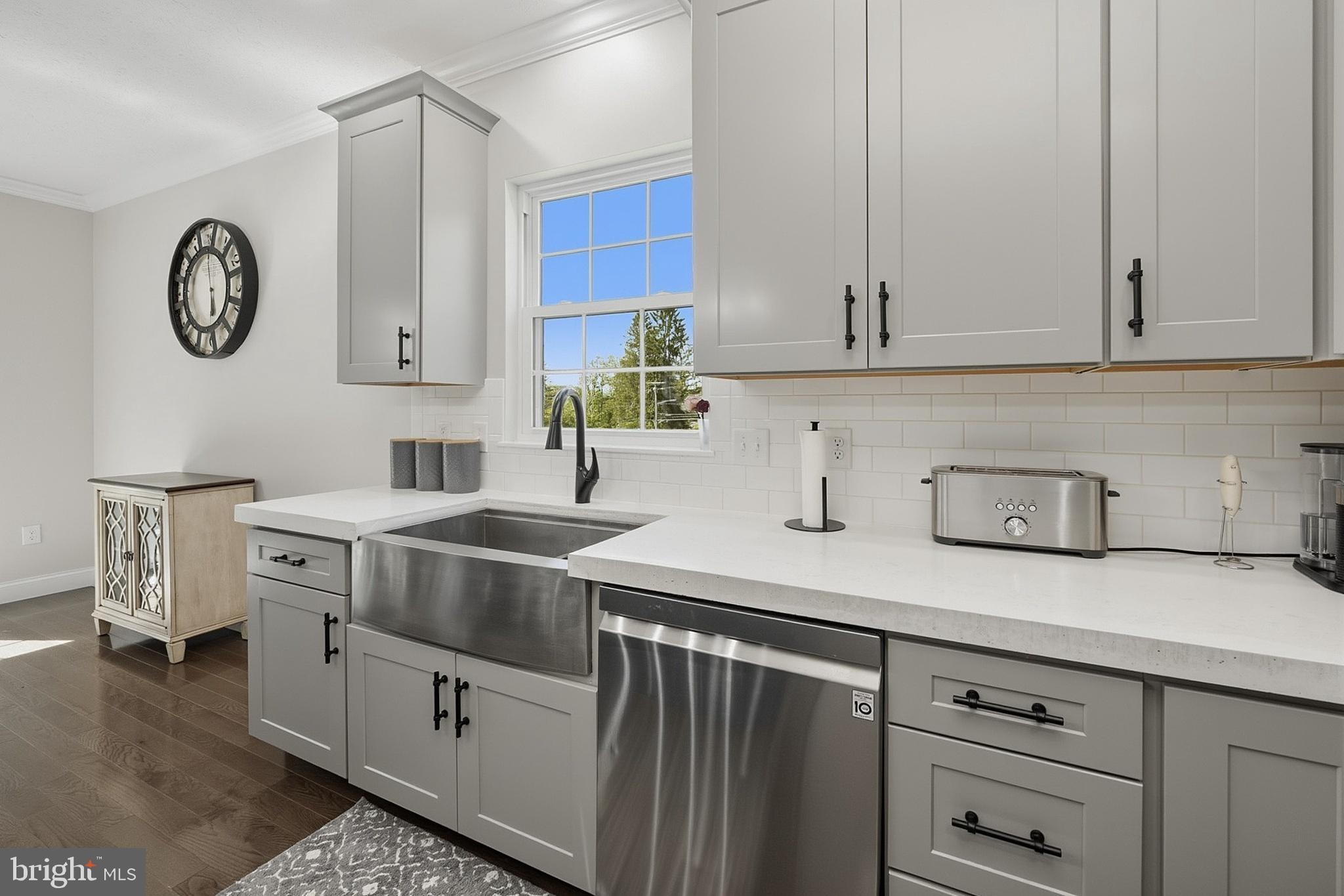 COUNTRY CLUB ACRES - Residential