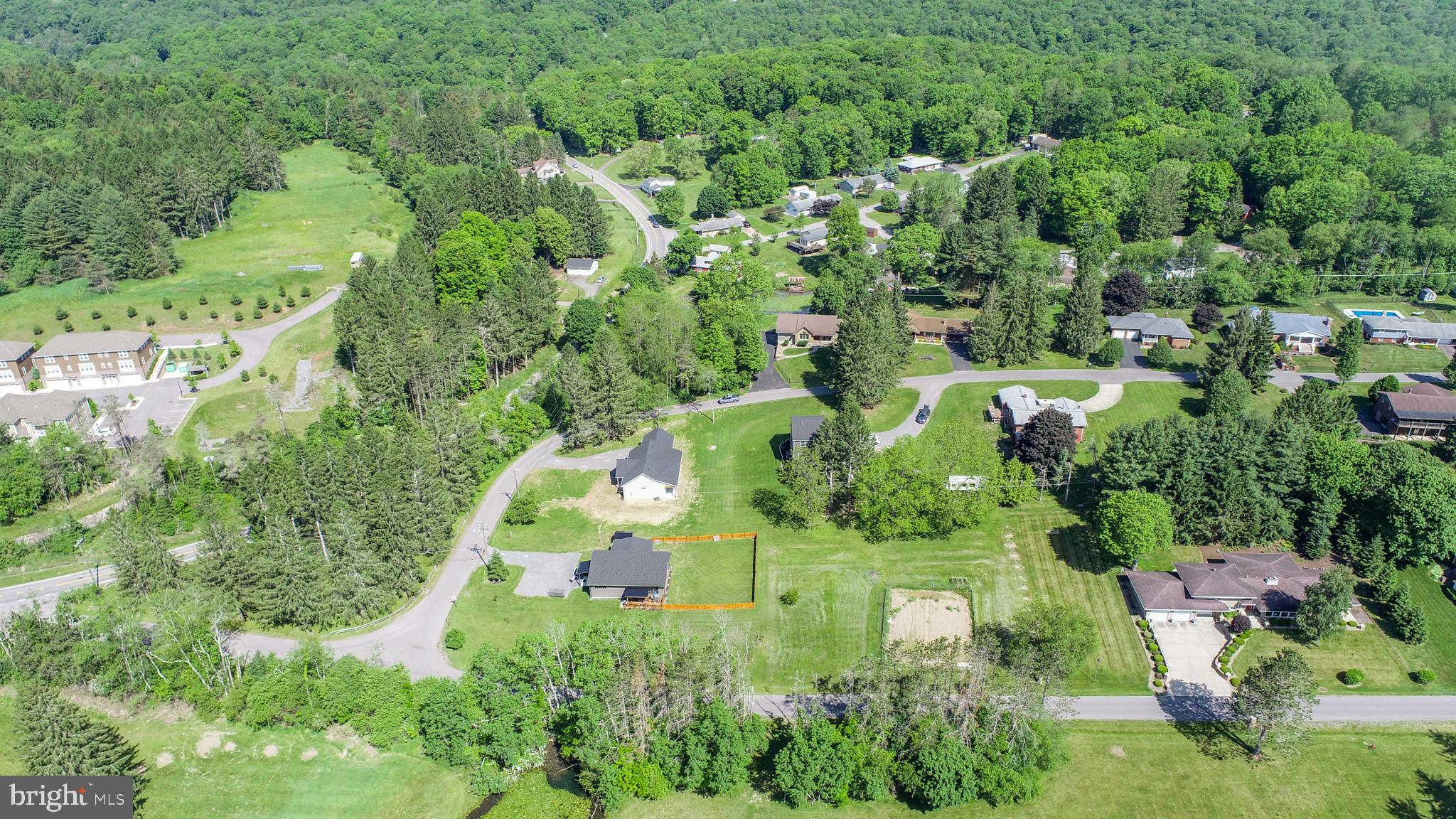 COUNTRY CLUB ACRES - Residential