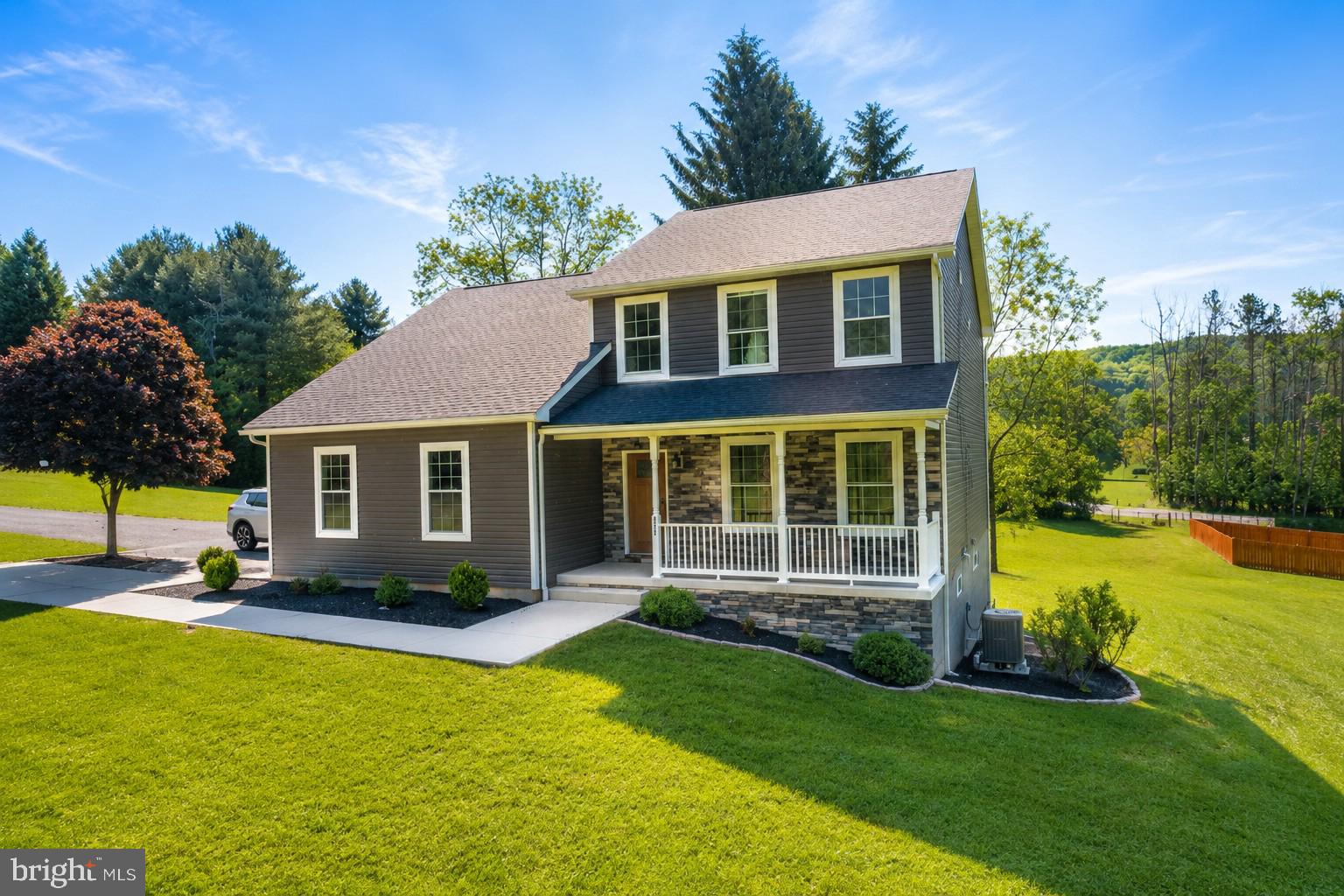 COUNTRY CLUB ACRES - Residential