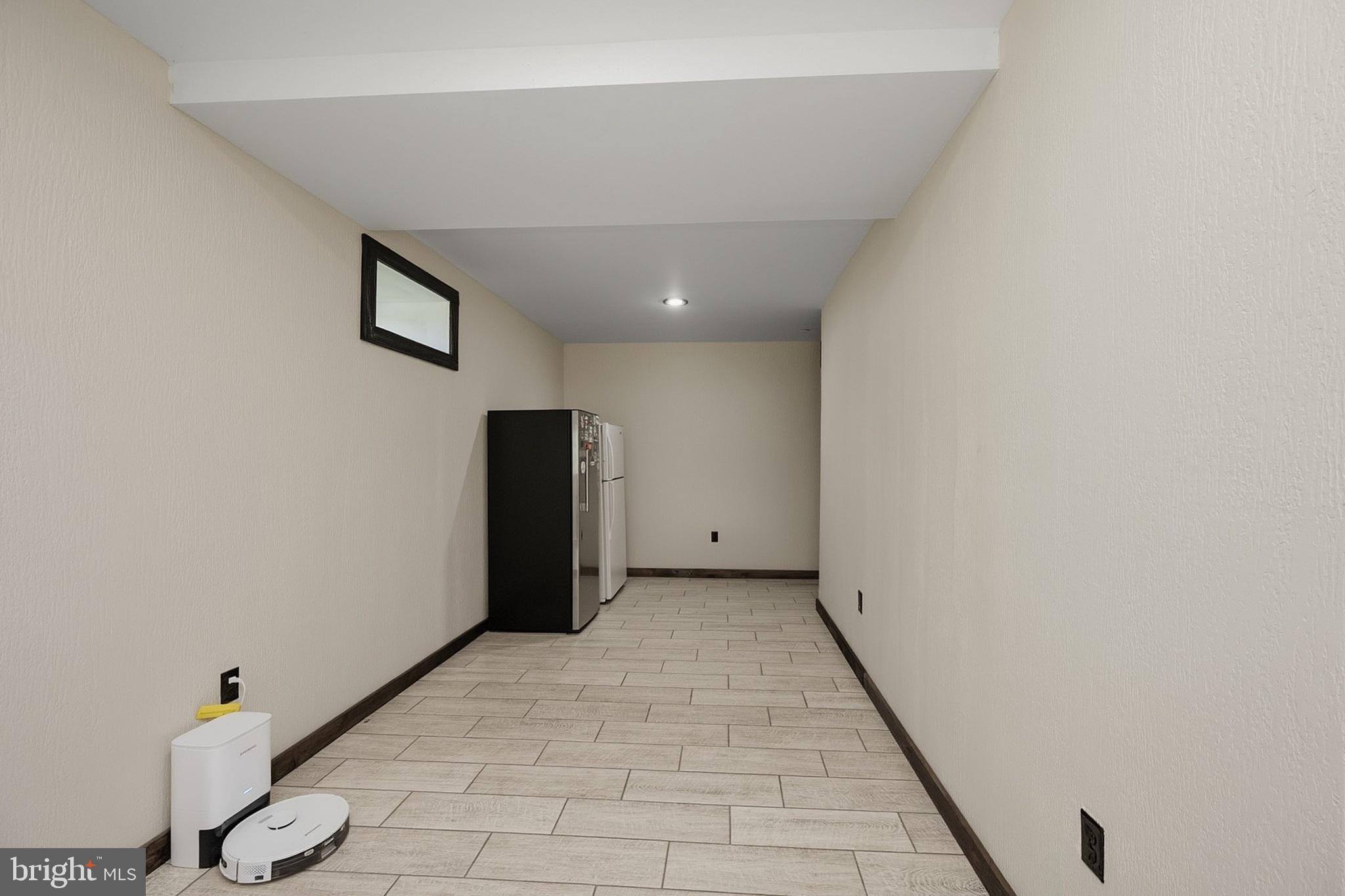 COUNTRY CLUB ACRES - Residential