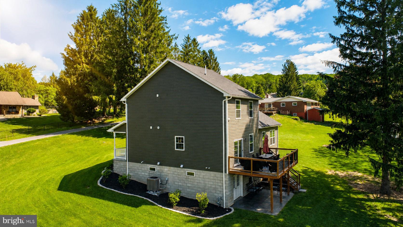 COUNTRY CLUB ACRES - Residential