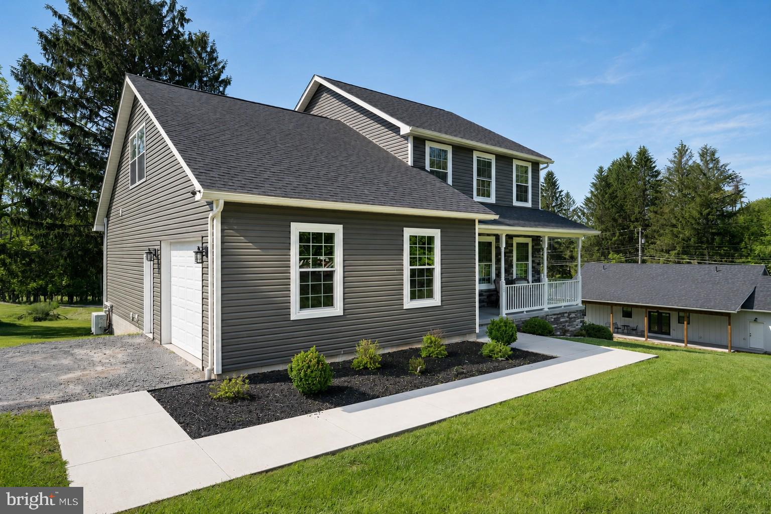 COUNTRY CLUB ACRES - Residential