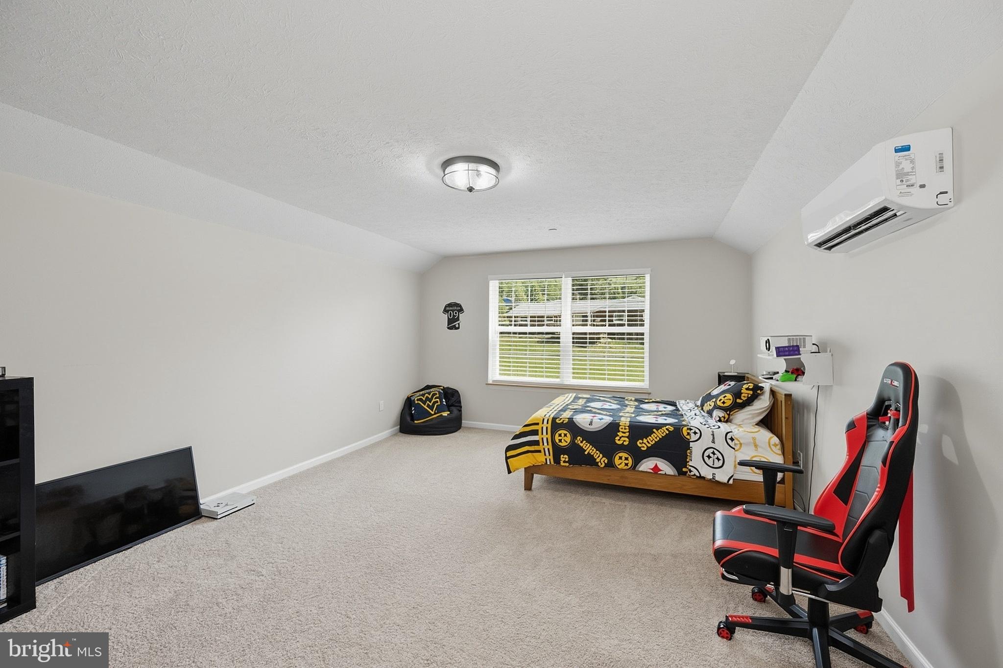 COUNTRY CLUB ACRES - Residential