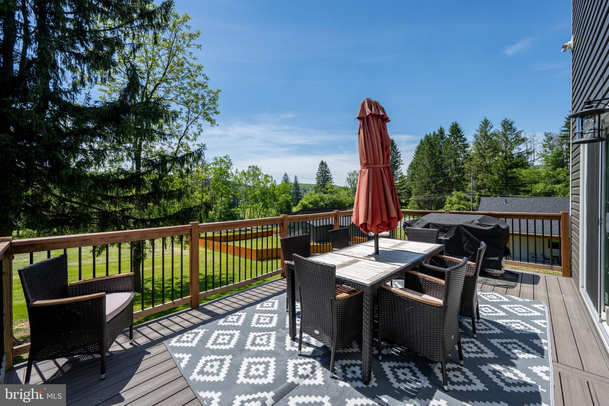 COUNTRY CLUB ACRES - Residential
