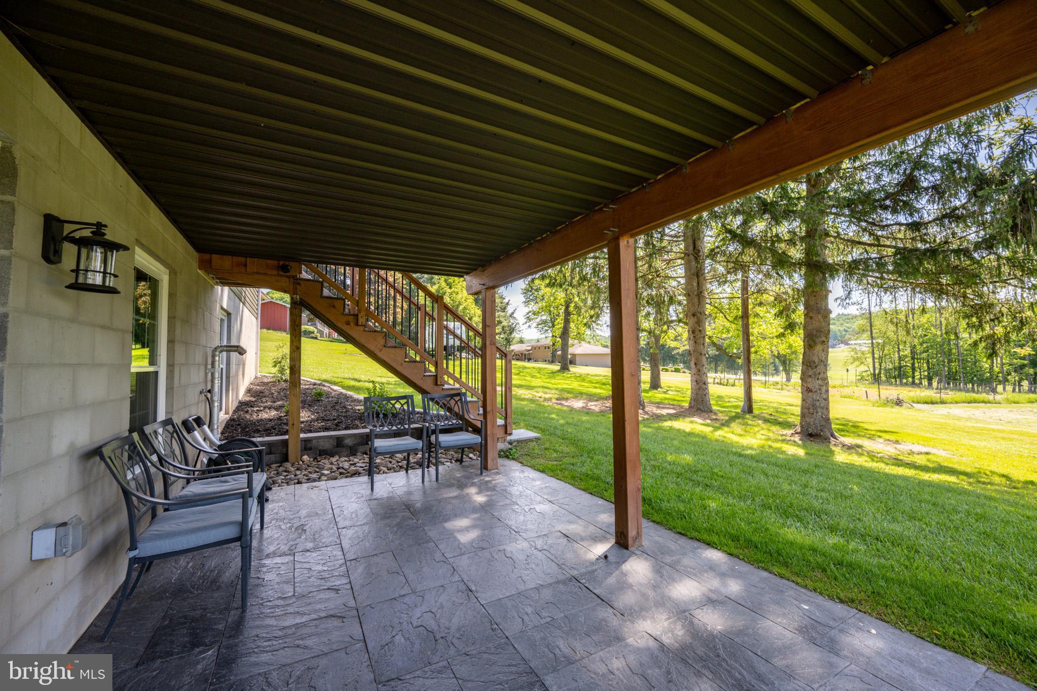 COUNTRY CLUB ACRES - Residential