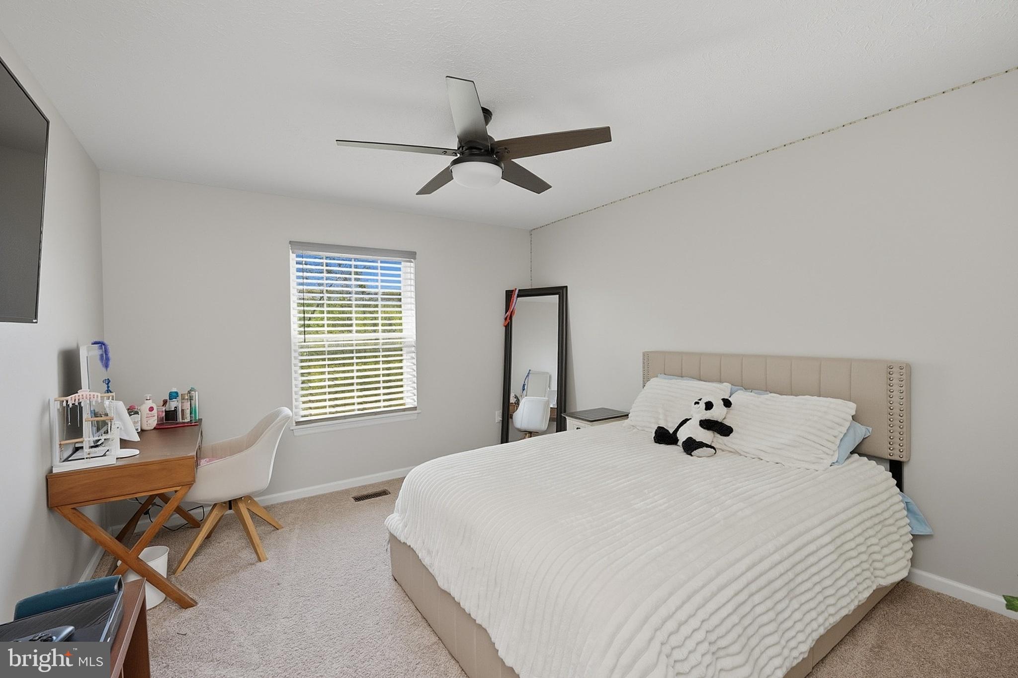 COUNTRY CLUB ACRES - Residential