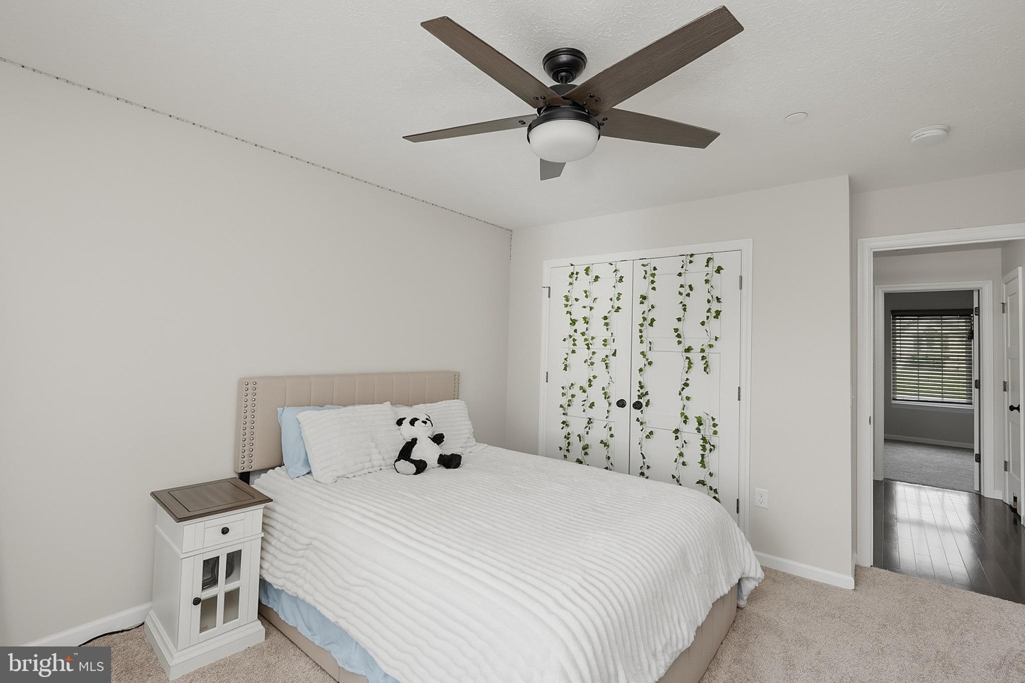 COUNTRY CLUB ACRES - Residential