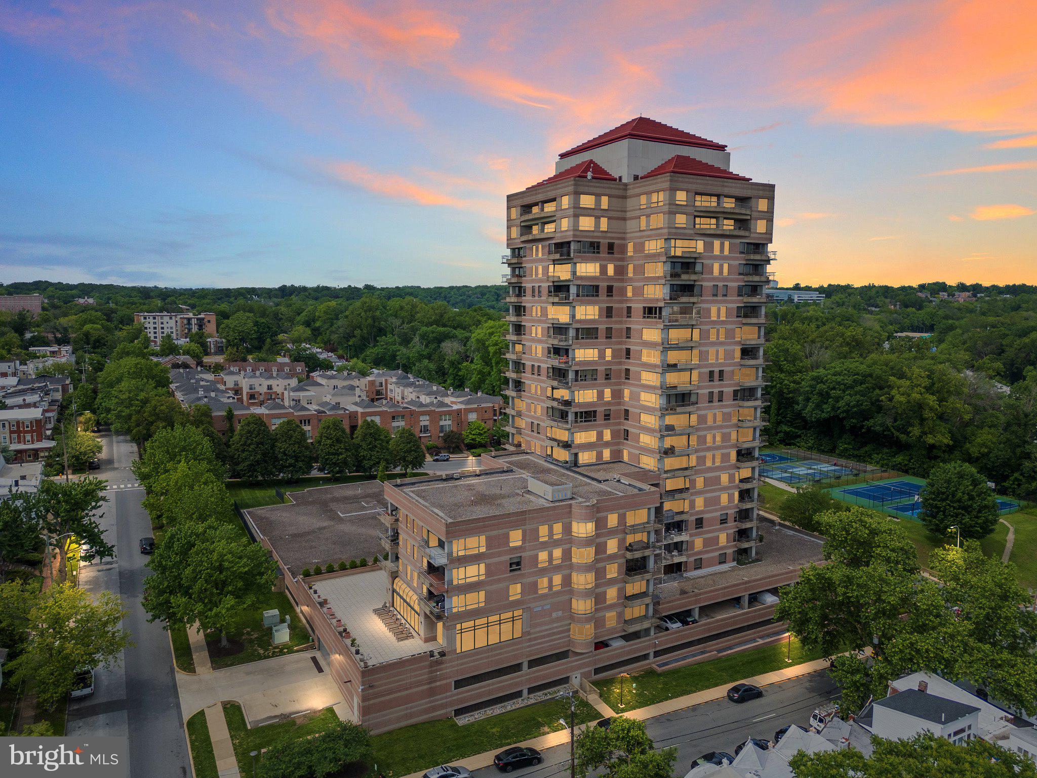 PARK PLAZA - Residential