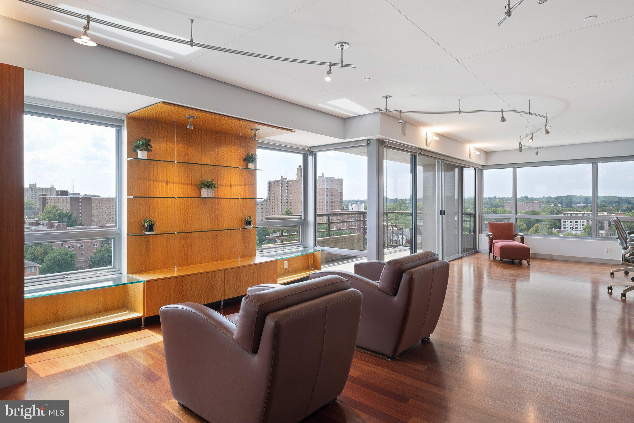 PARK PLAZA - Residential
